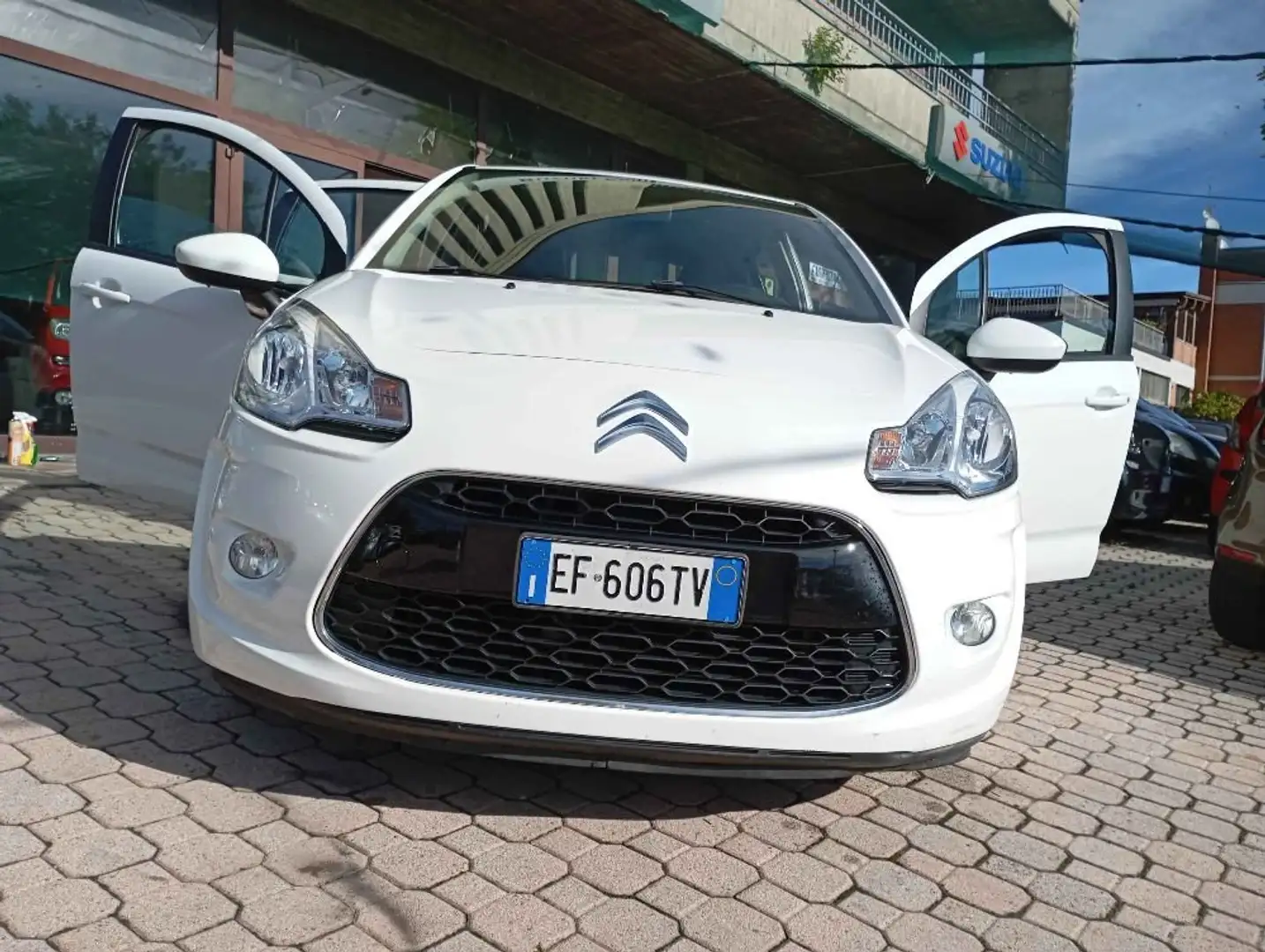 Citroen C3 C3 II 2009 1.4 hdi Seduction (perfect) E5 Bianco - 2