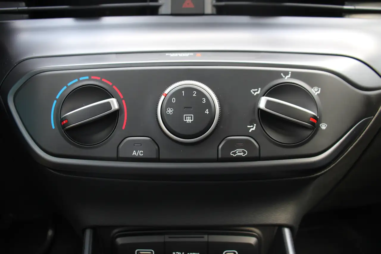 Hyundai i20 1.2 LIMITED EDITION *CAM*WIRELESS APPLE/ANDROID*, миниатюра 19