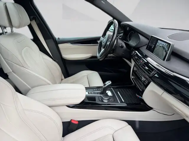 BMW X5 view 14