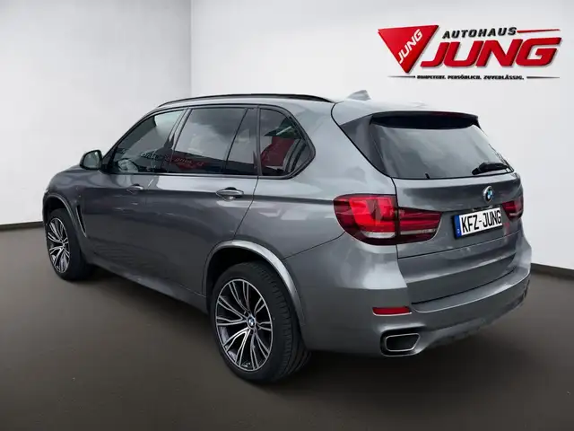 BMW X5 view 4