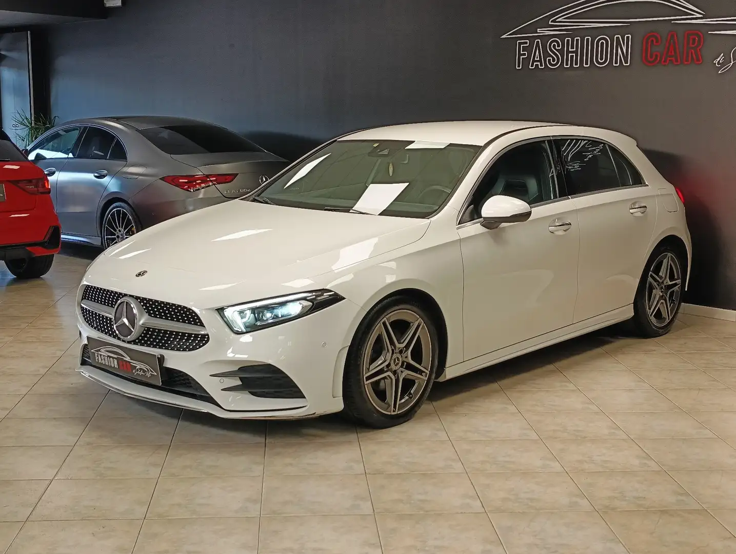 Mercedes-Benz A 180 A 180 d Premium auto Bianco - 2