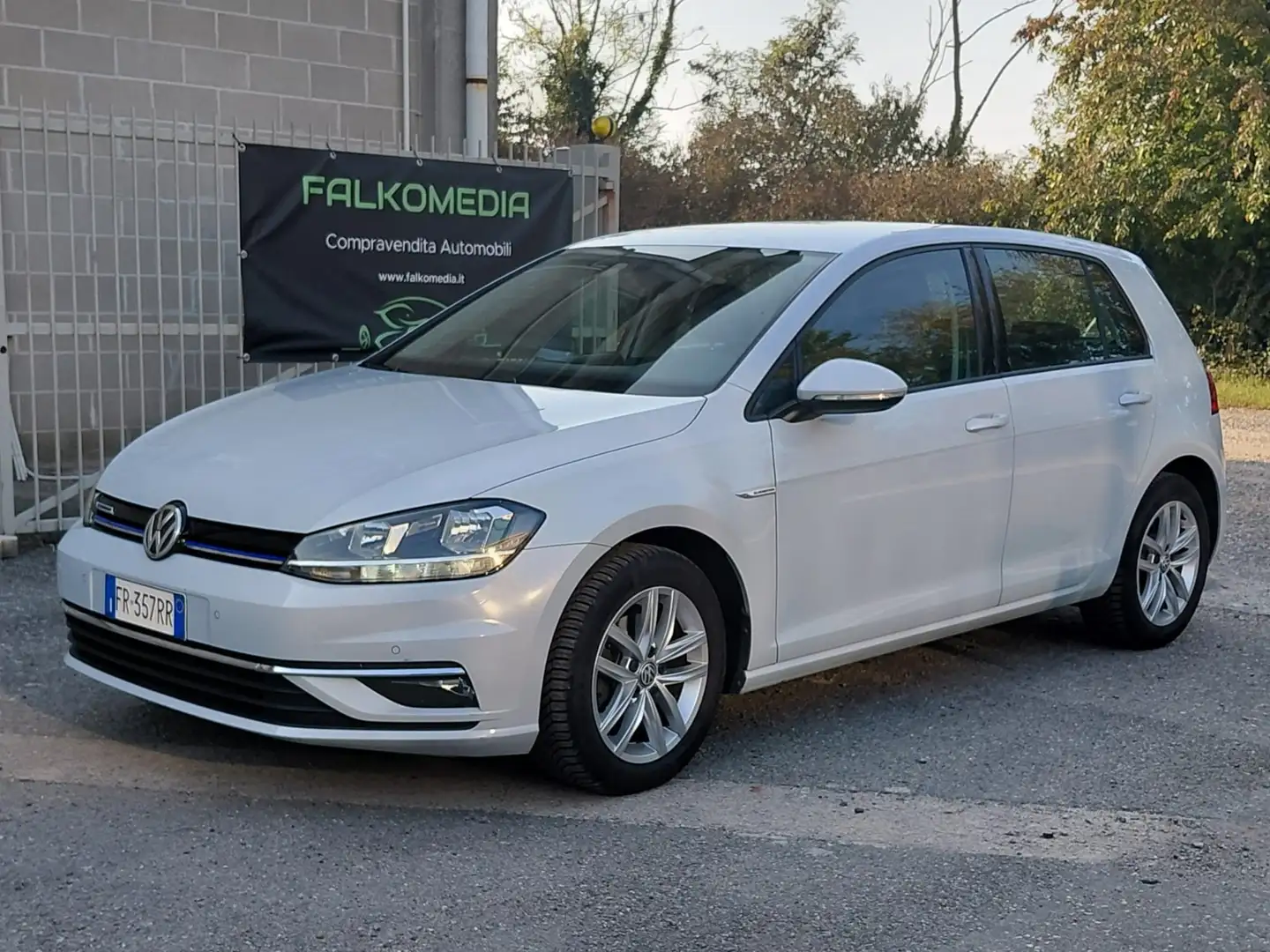 Volkswagen Golf VII 5p 1.4 tgi Executive 110cv dsg (Neopatentati) Grigio - 1