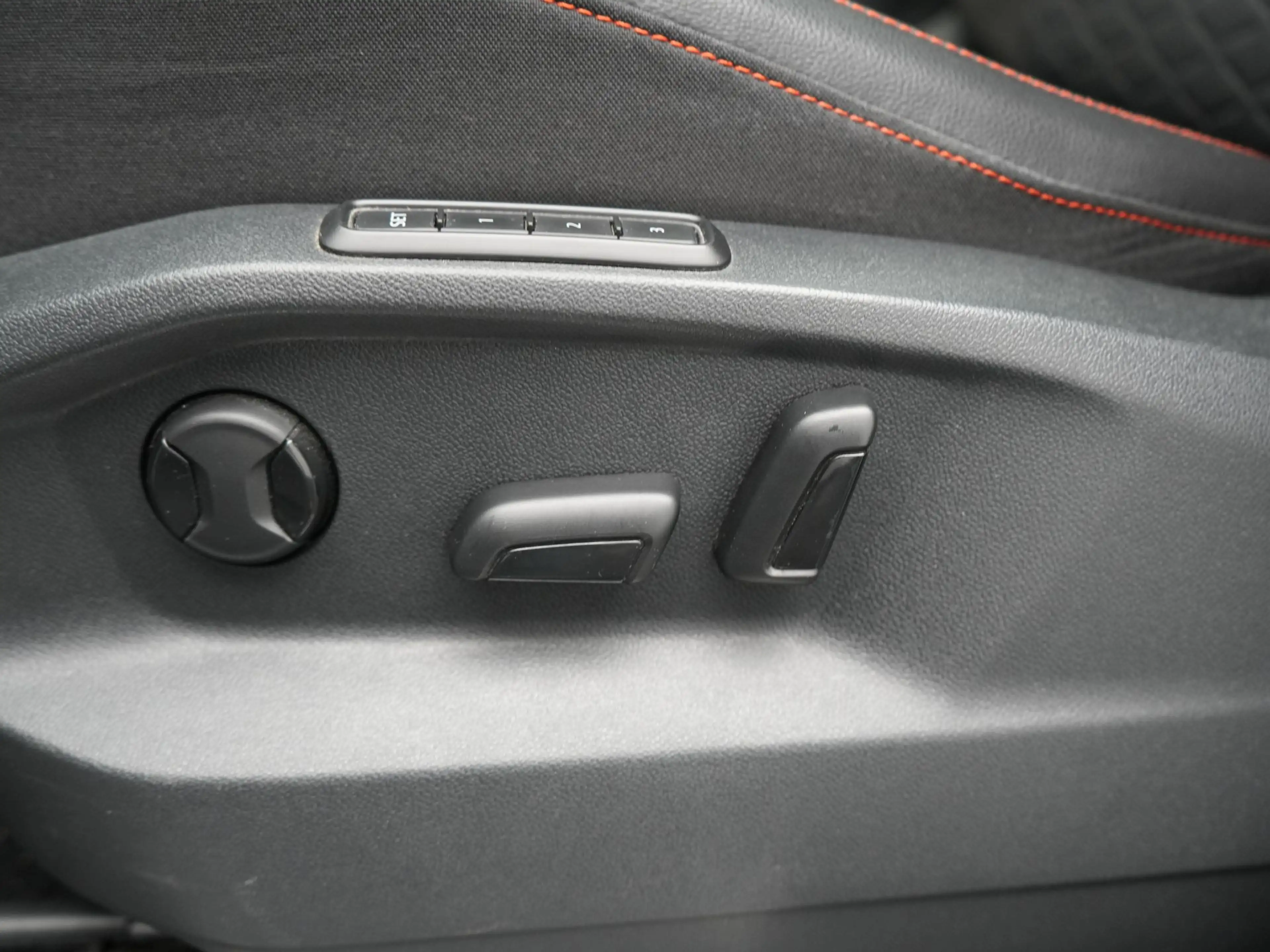 SEAT Tarraco 1.4 TSI e-Hybrid PHEV FR Business Intense 245pk De — photo 17