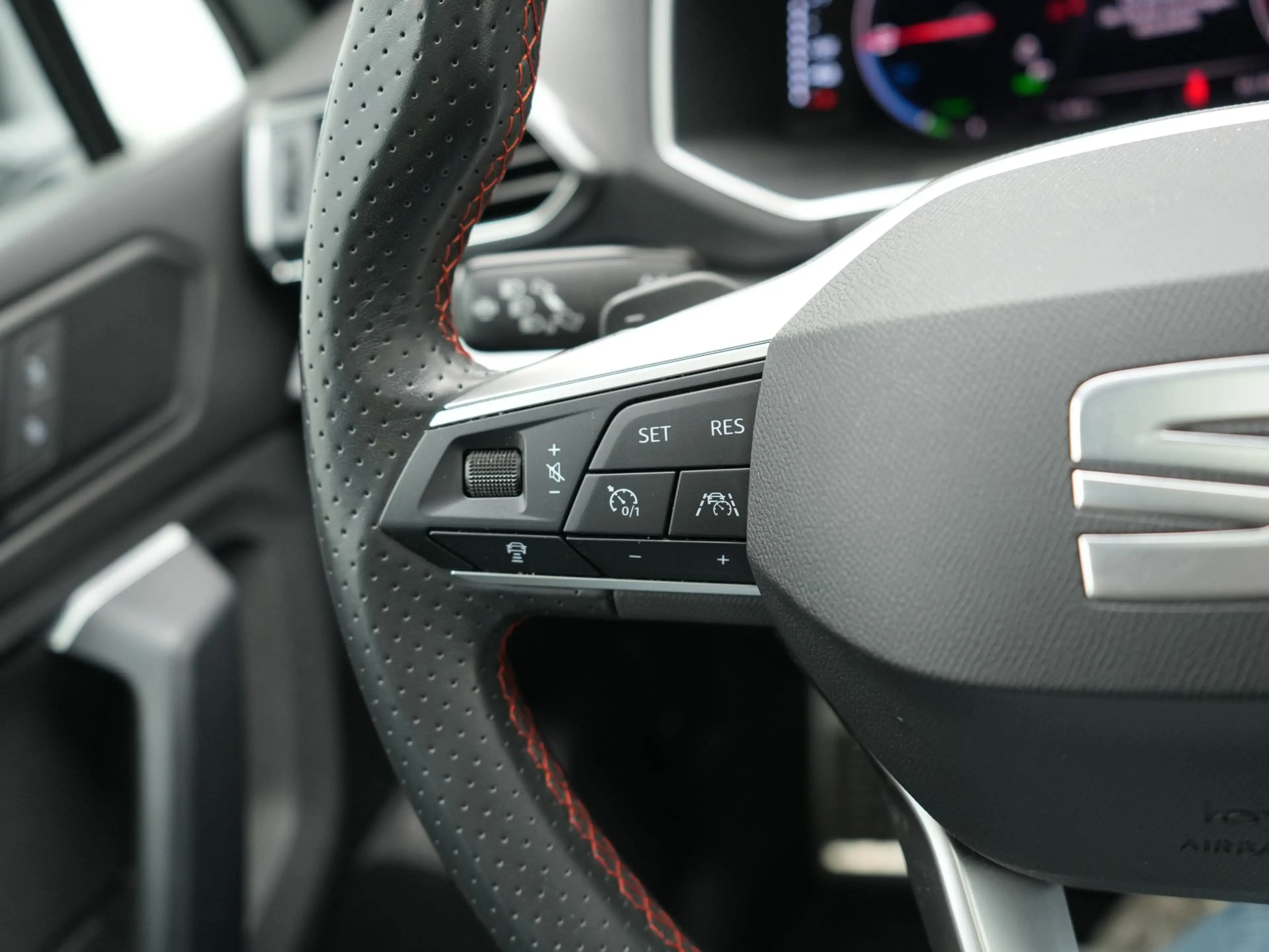 SEAT Tarraco 1.4 TSI e-Hybrid PHEV FR Business Intense 245pk De — photo 33