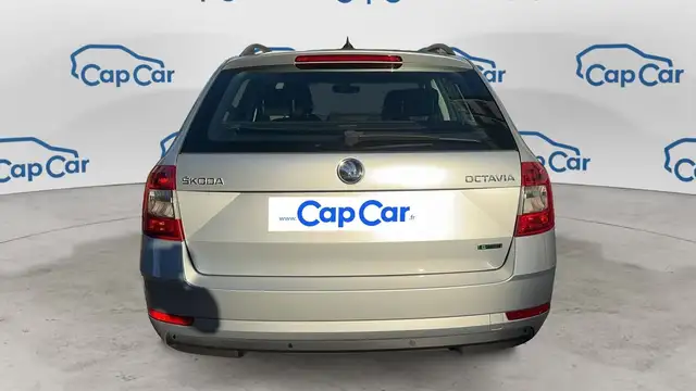 Skoda Octavia view 3