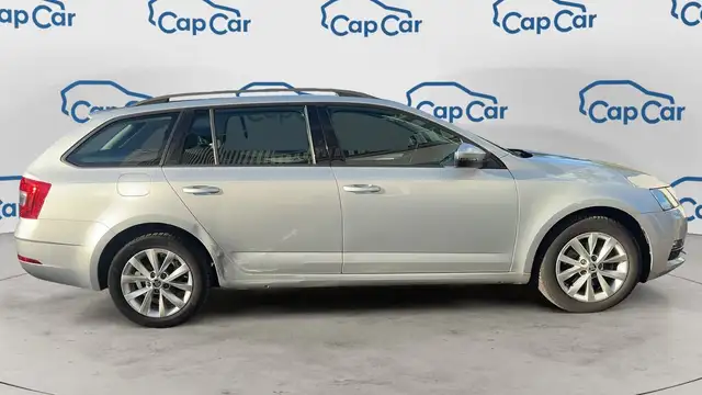 Skoda Octavia view 4
