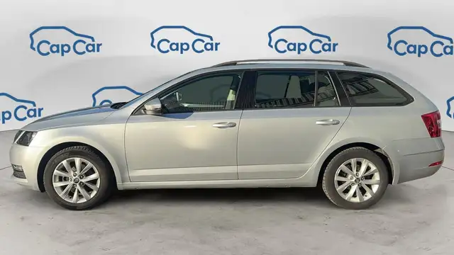 Skoda Octavia view 2