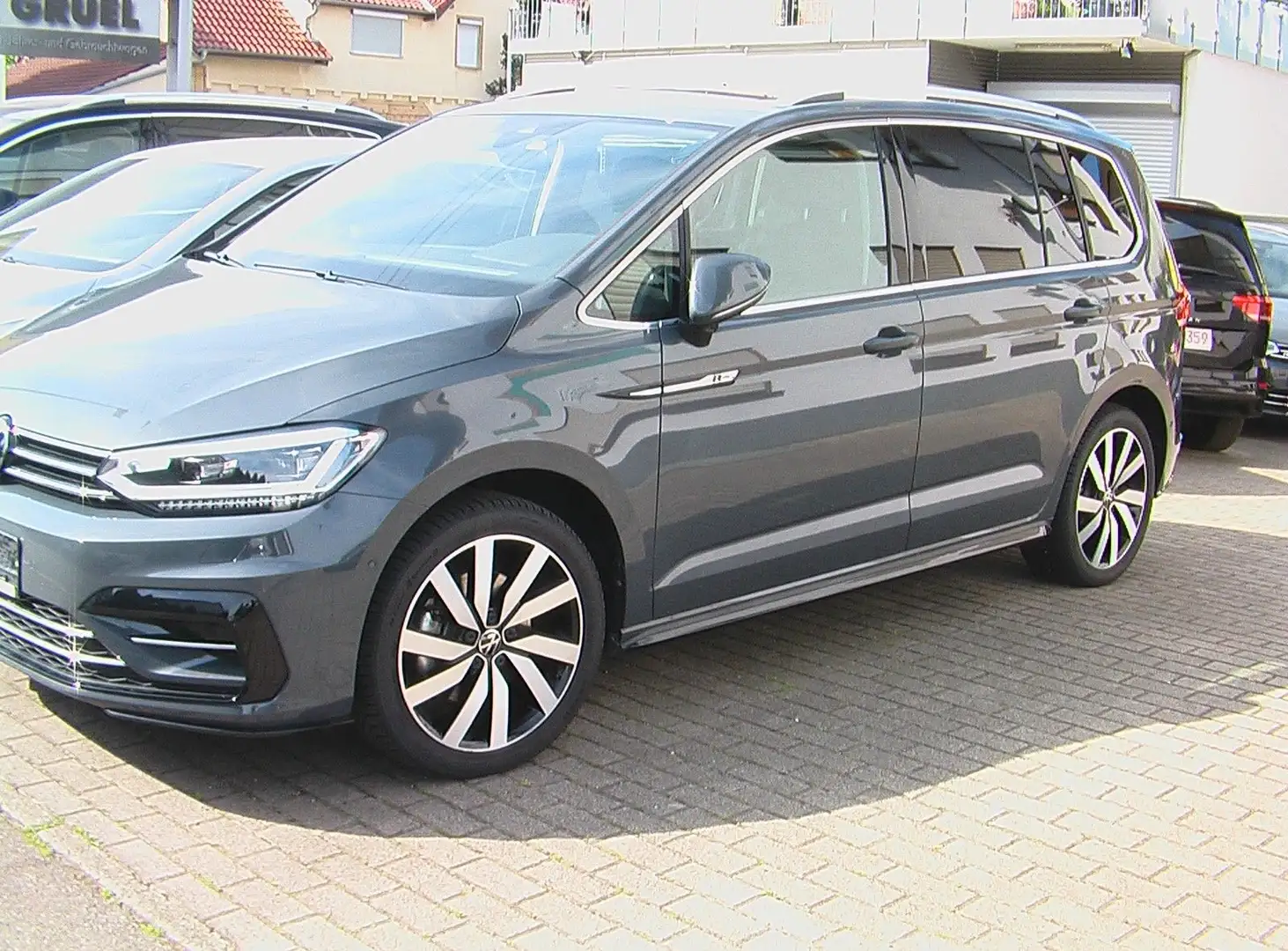 Volkswagen Touran Highline R-LINE PANO*AHK*7-S*RFK*ACC*ERGO Grau - 1