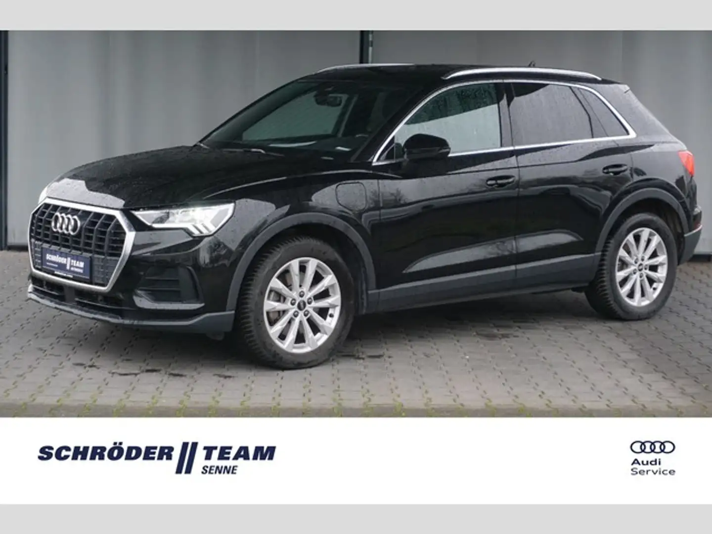 Audi Q3 45 TFSi e S tronic S line LED BO AHK Schwarz - 1