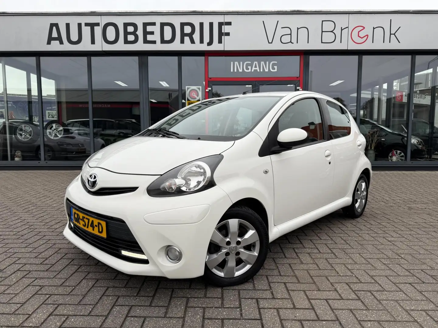 Toyota Aygo 1.0 VVT-i Elek. ramen | Airco | Navi | Bluetooth Blanc - 1