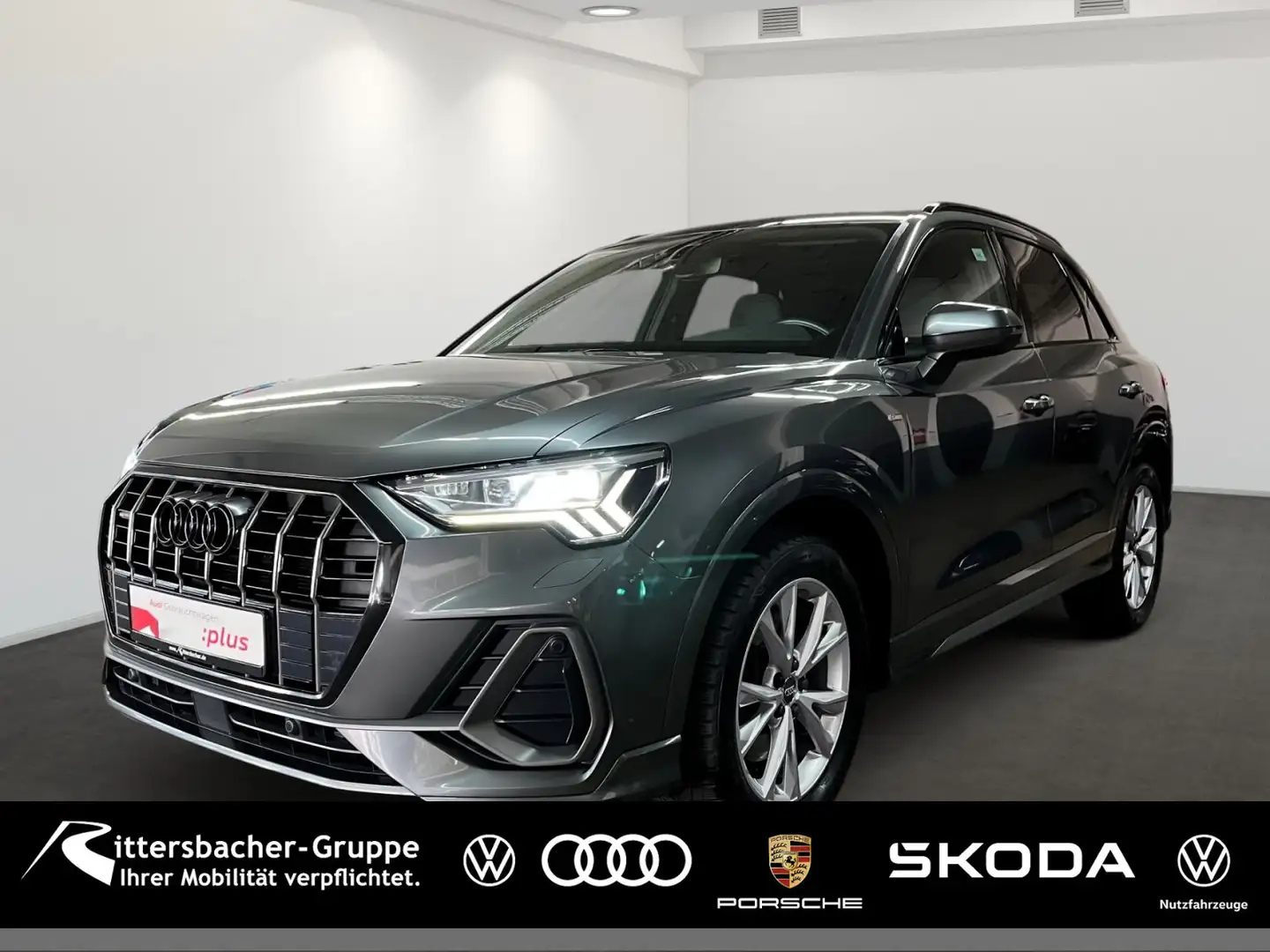 Audi Q3 40 TFSI quattro s-line Navi Matrix AHK RFK Grau - 1