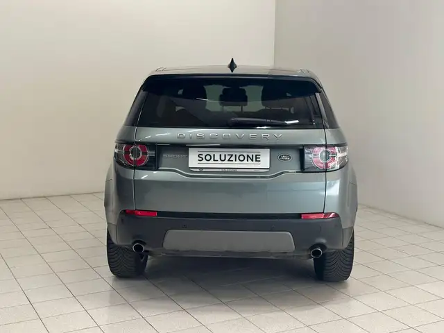 Land Rover Discovery Sport view 7