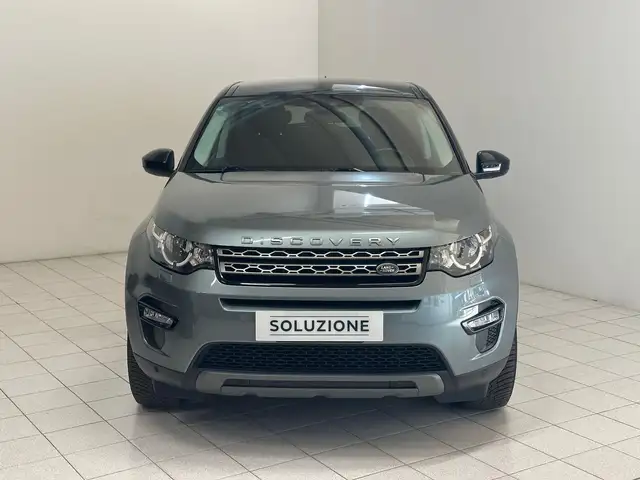 Land Rover Discovery Sport view 8