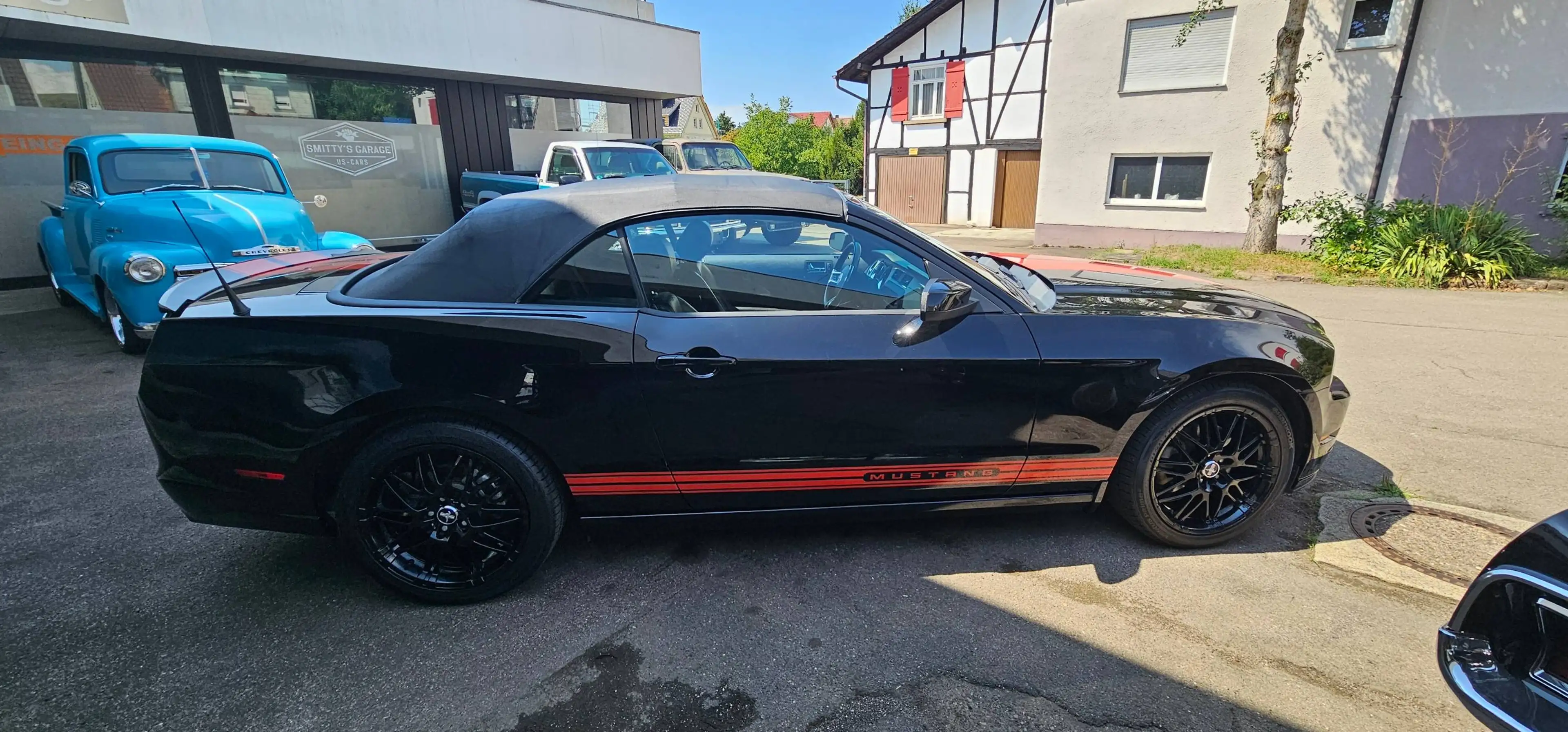 Ford Mustang V6 Cabrio — photo 7