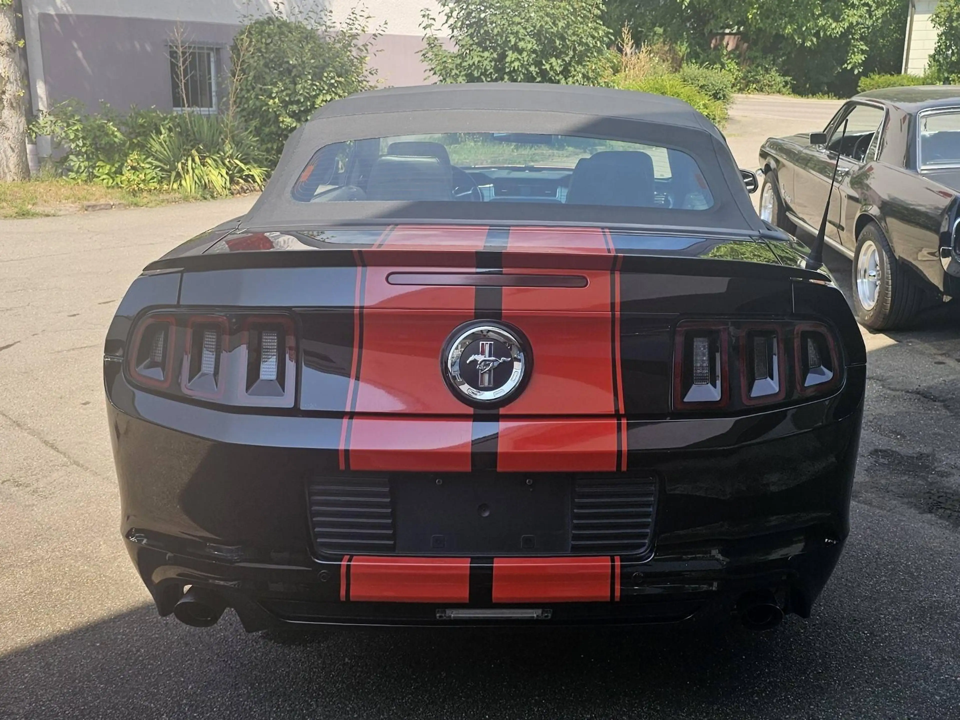 Ford Mustang V6 Cabrio — photo 4