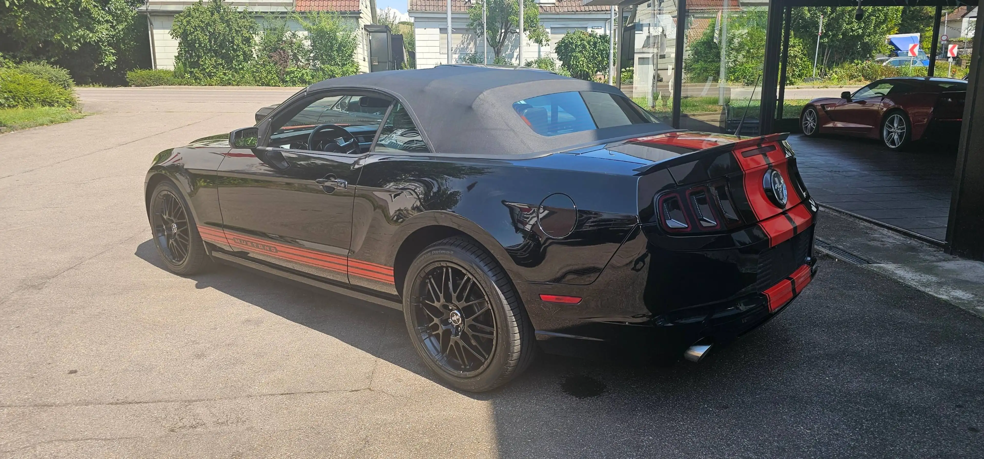 Ford Mustang V6 Cabrio — photo 8