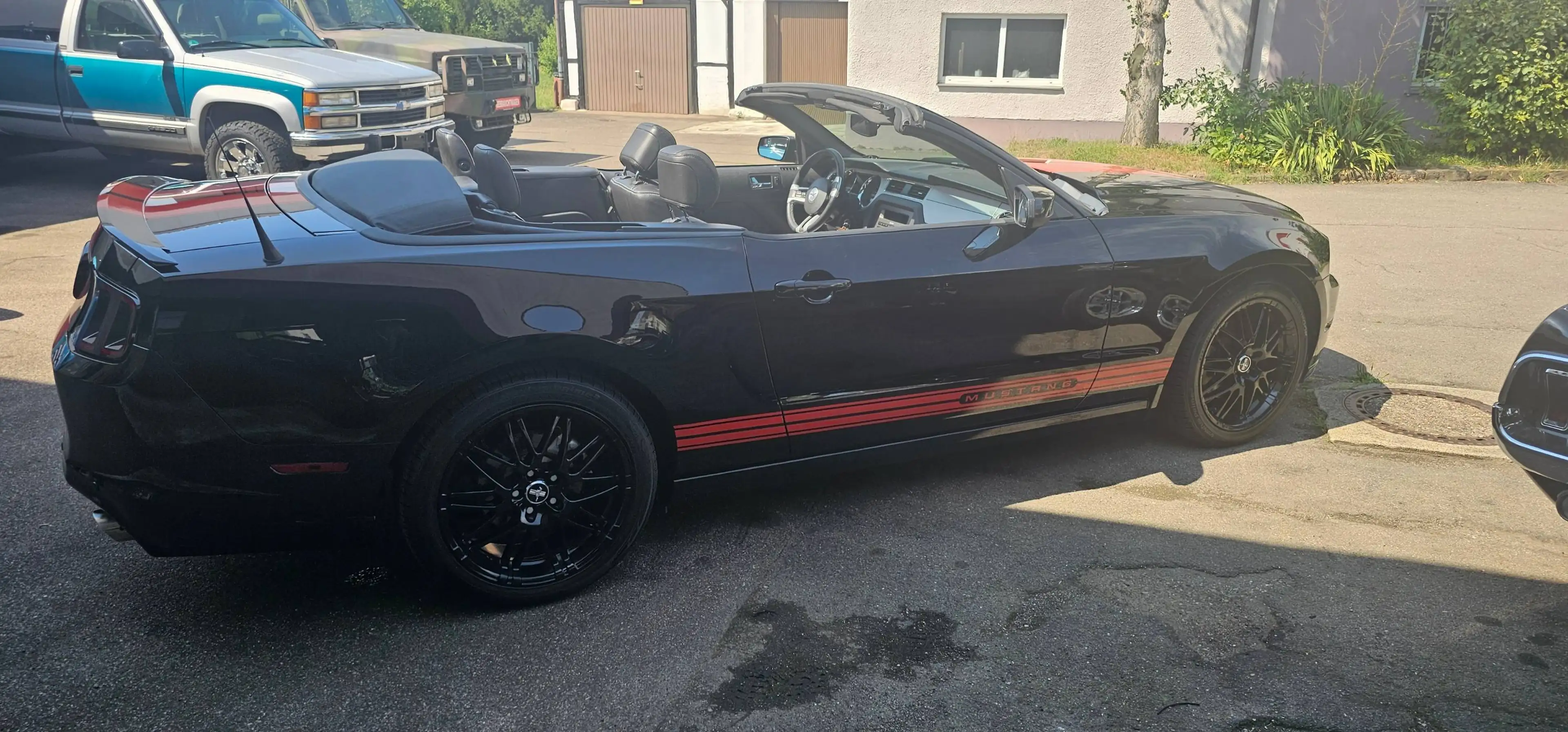 Ford Mustang V6 Cabrio — photo 6