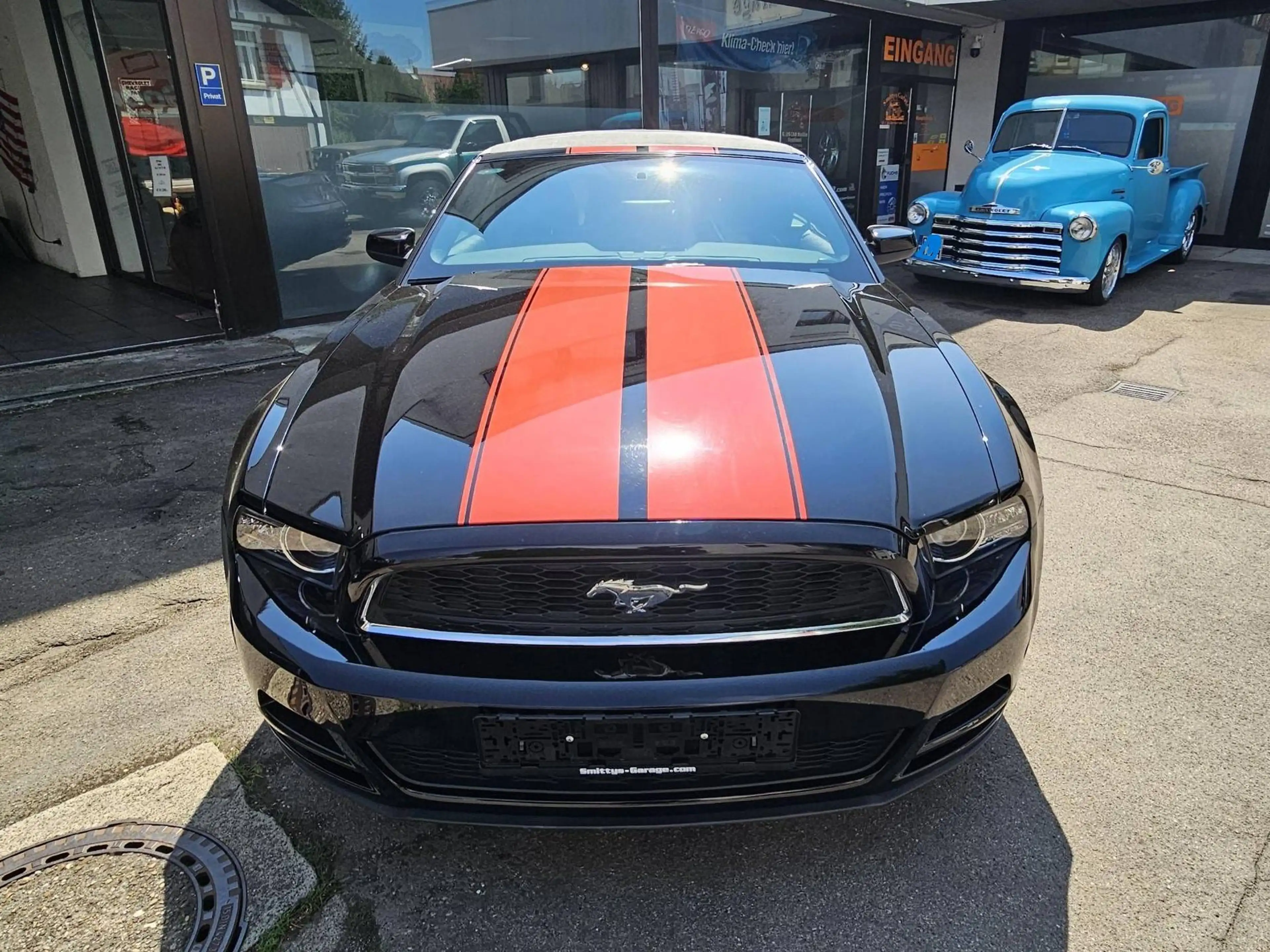 Ford Mustang V6 Cabrio — photo 11