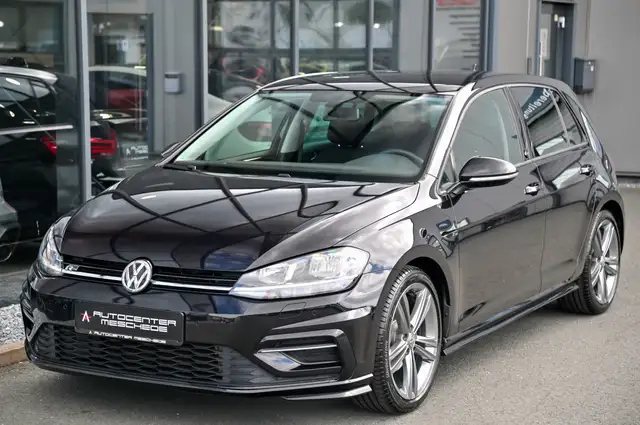 Volkswagen Golf view 2