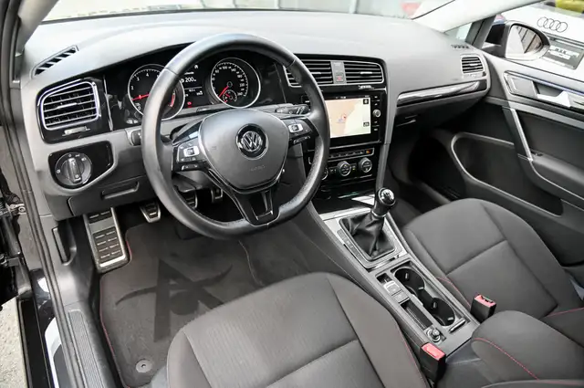 Volkswagen Golf view 9