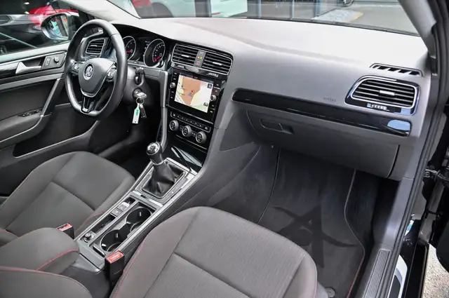 Volkswagen Golf view 11