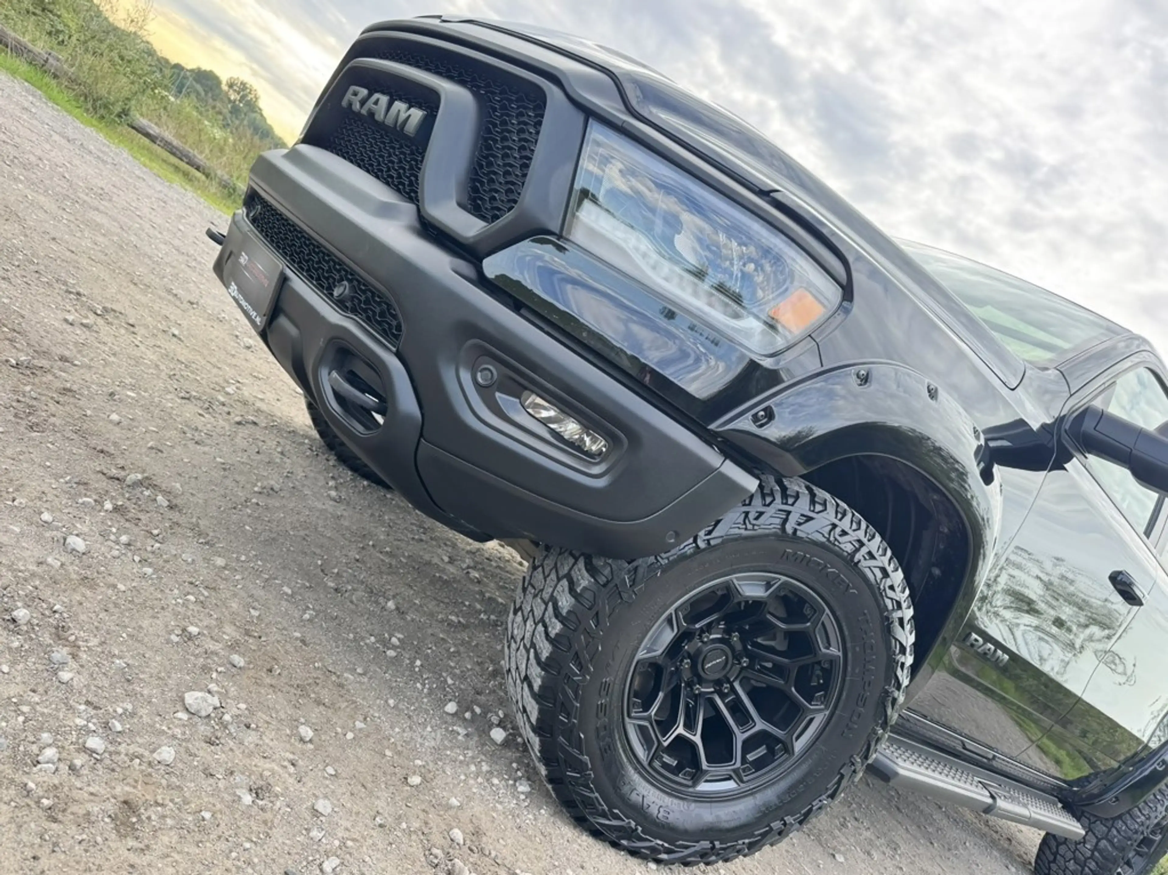 Dodge RAM 1500 REBEL GT 5.7L V8 WIDEBODY, ORIG NED, TRX STYL — photo 5