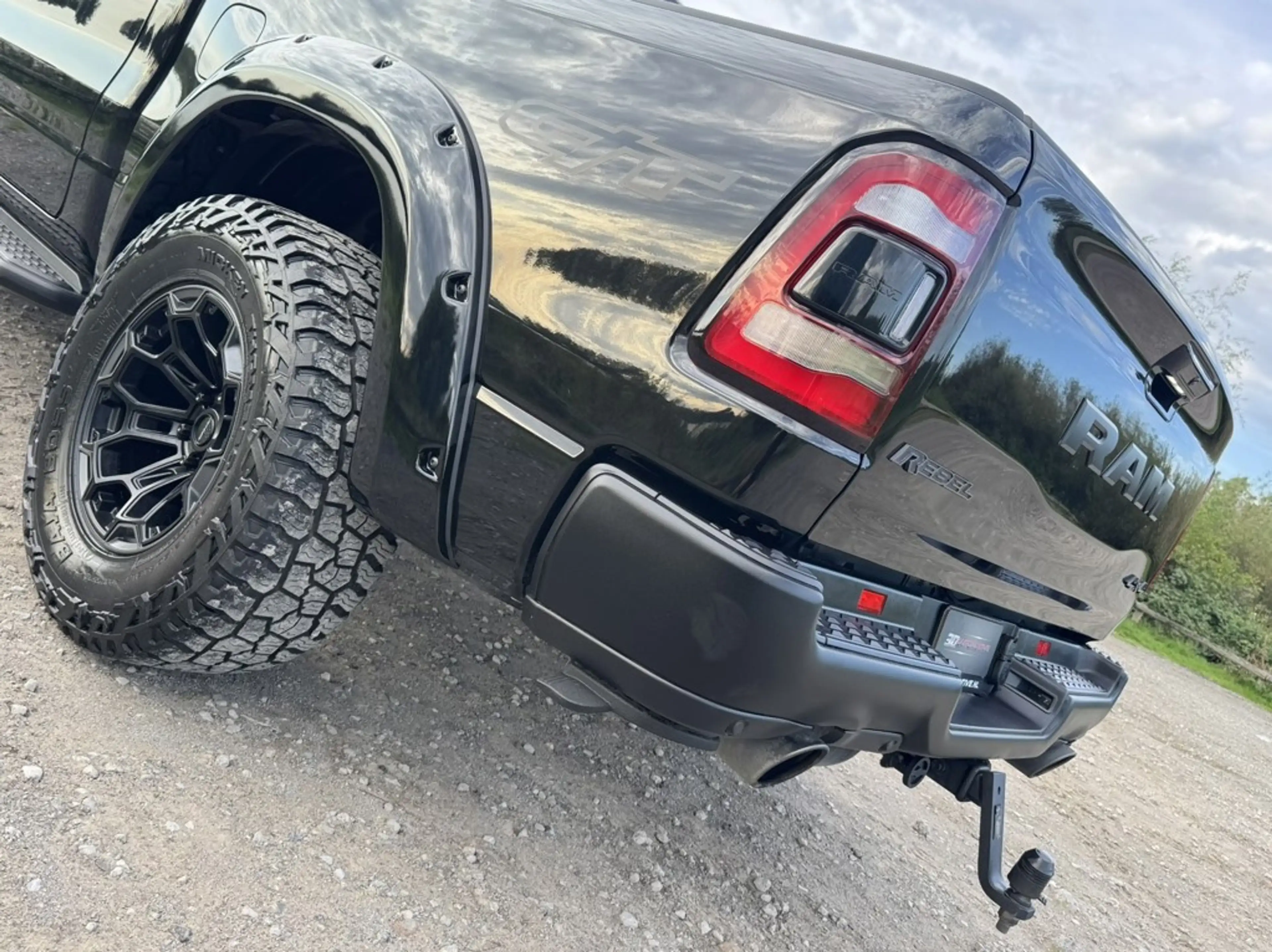 Dodge RAM 1500 REBEL GT 5.7L V8 WIDEBODY, ORIG NED, TRX STYL — photo 6