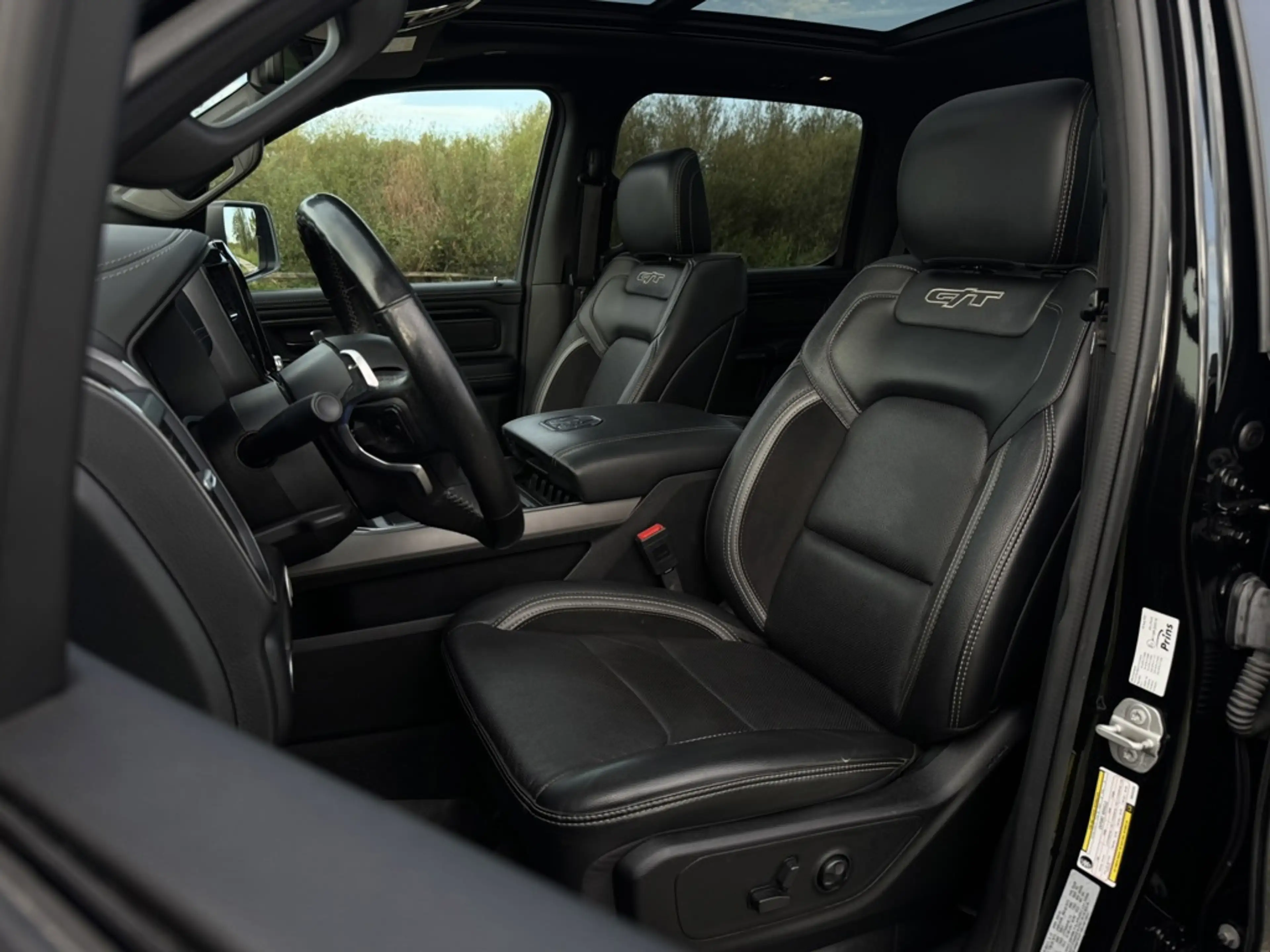 Dodge RAM 1500 REBEL GT 5.7L V8 WIDEBODY, ORIG NED, TRX STYL — photo 7