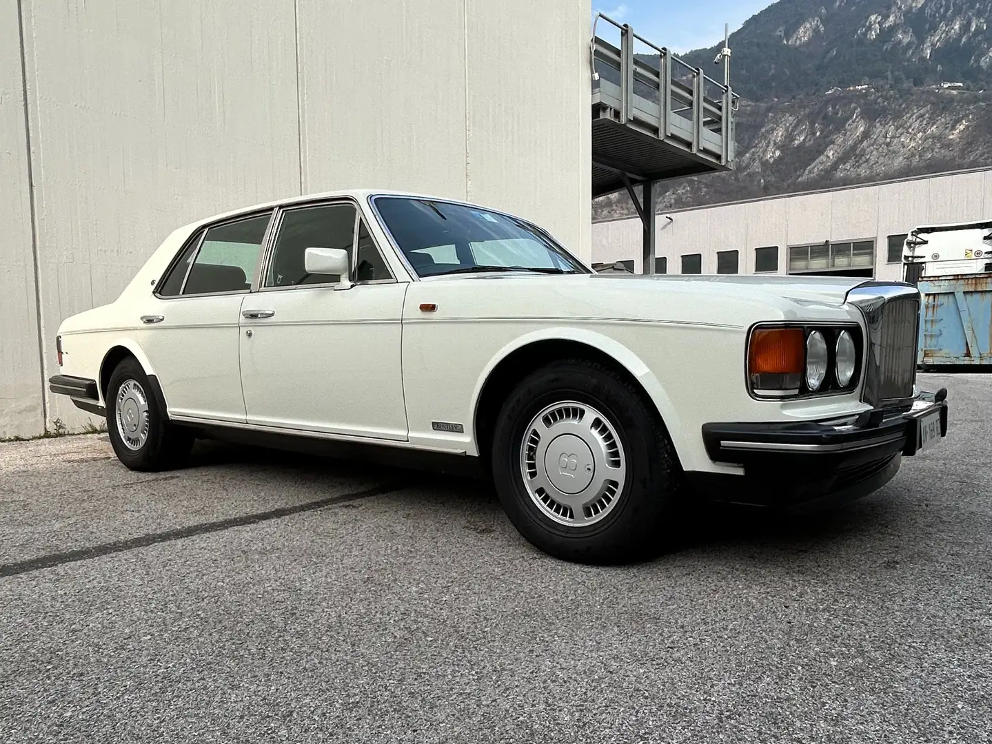 Bentley Eight Biały - 2