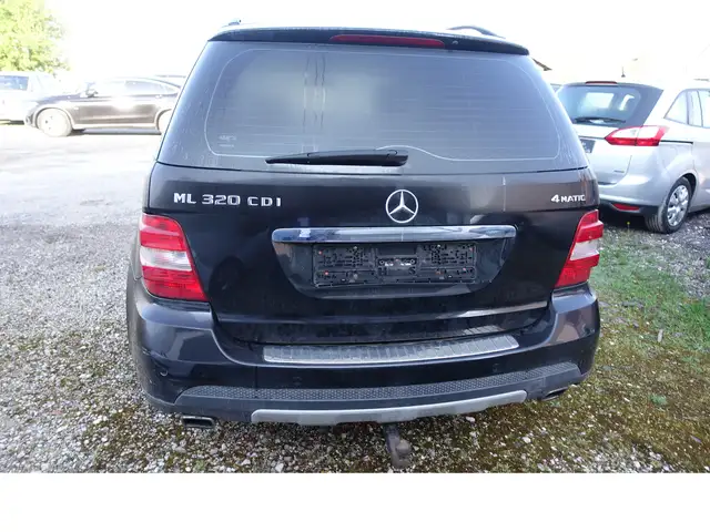 Mercedes-Benz M Class view 5