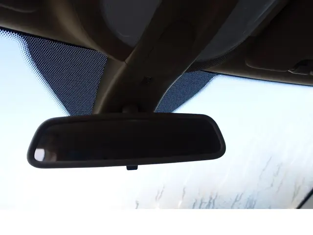 Mercedes-Benz M Class view 15