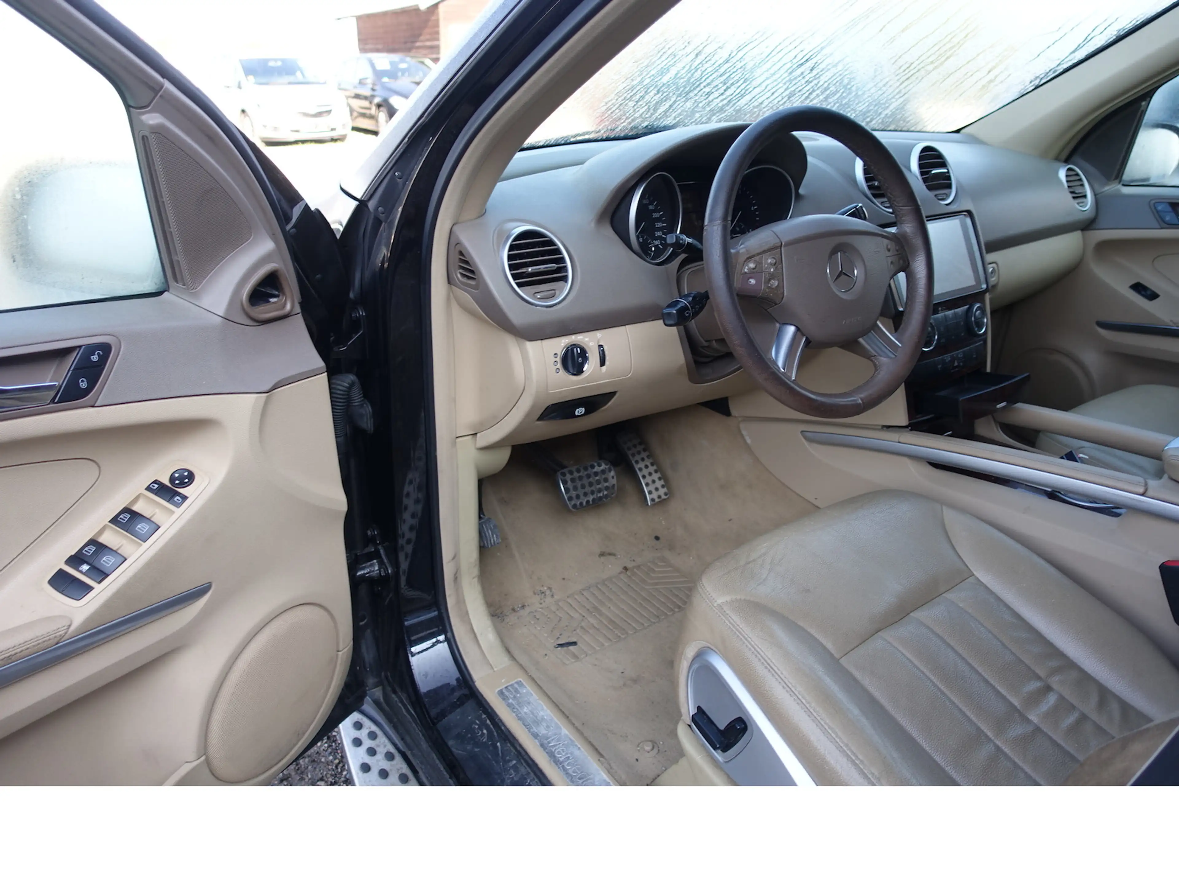 Mercedes-Benz ML 320 CDI PDC AHK Leder Ganzjahresreifen — photo 7