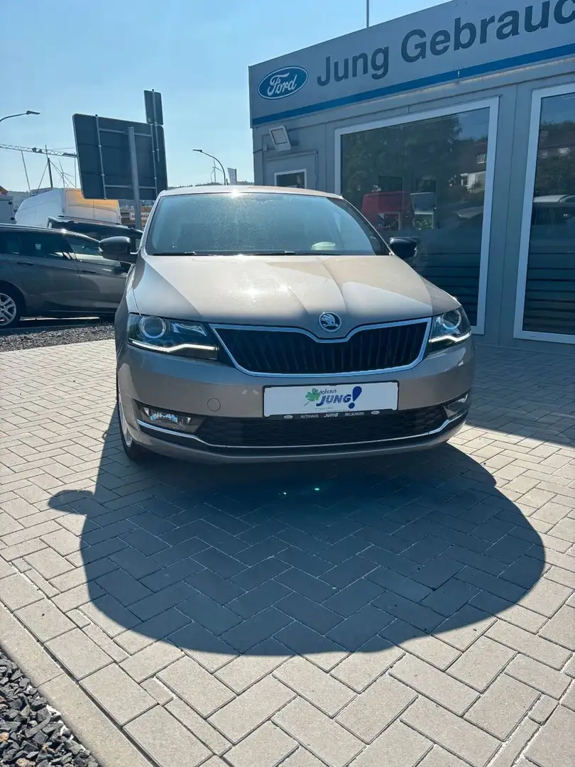 Skoda Rapid/Spaceback Spaceback Style Yellow - 2