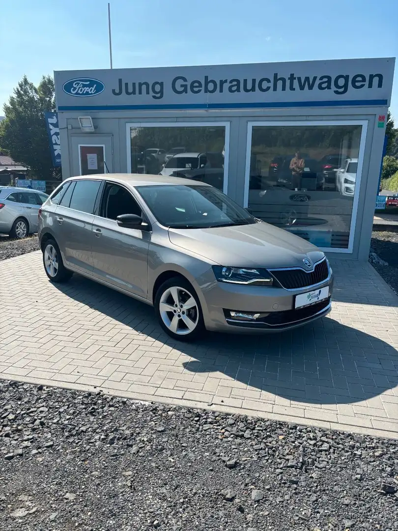 Skoda Rapid/Spaceback Spaceback Style Yellow - 1