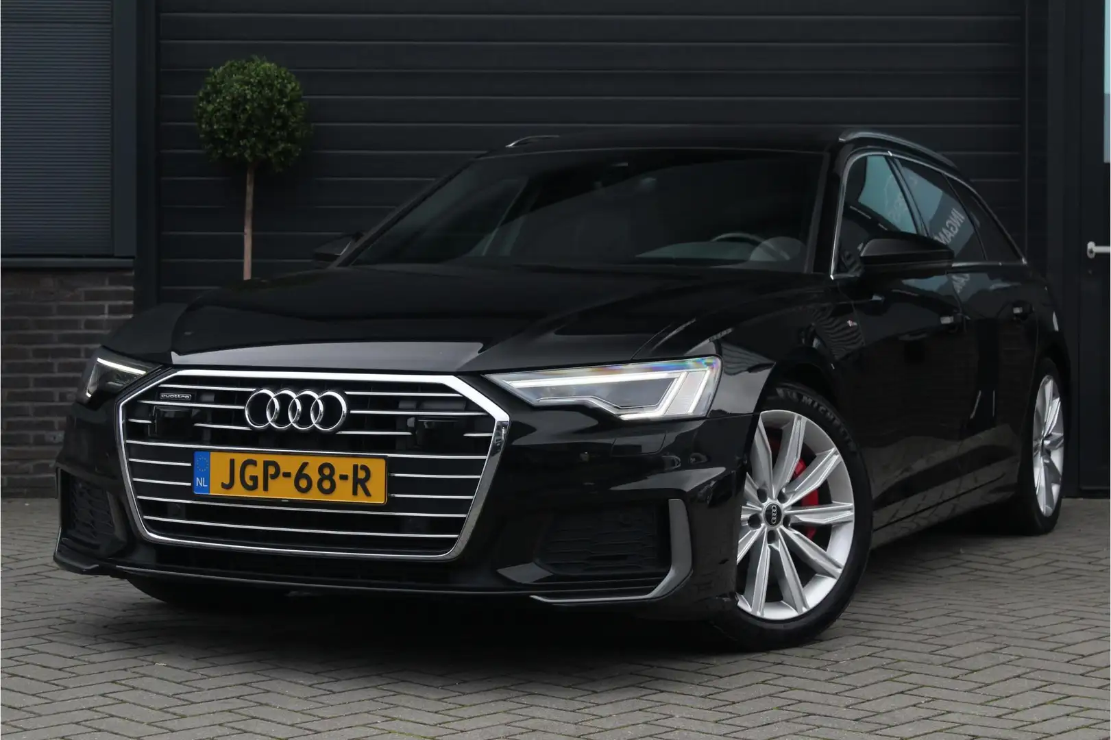 Audi A6 Avant 55 TFSI e quattro Competition | Pano | Noir - 1