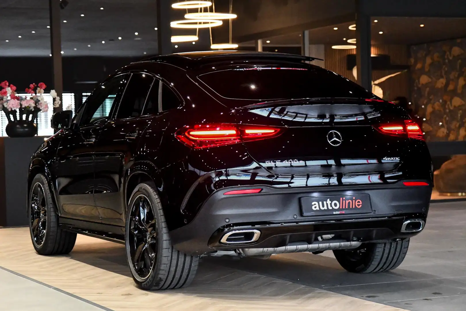Mercedes-Benz GLE 400 Coupé e 4MATIC AMG. Pano, Koeling, Distronic Pro, Schwarz - 2