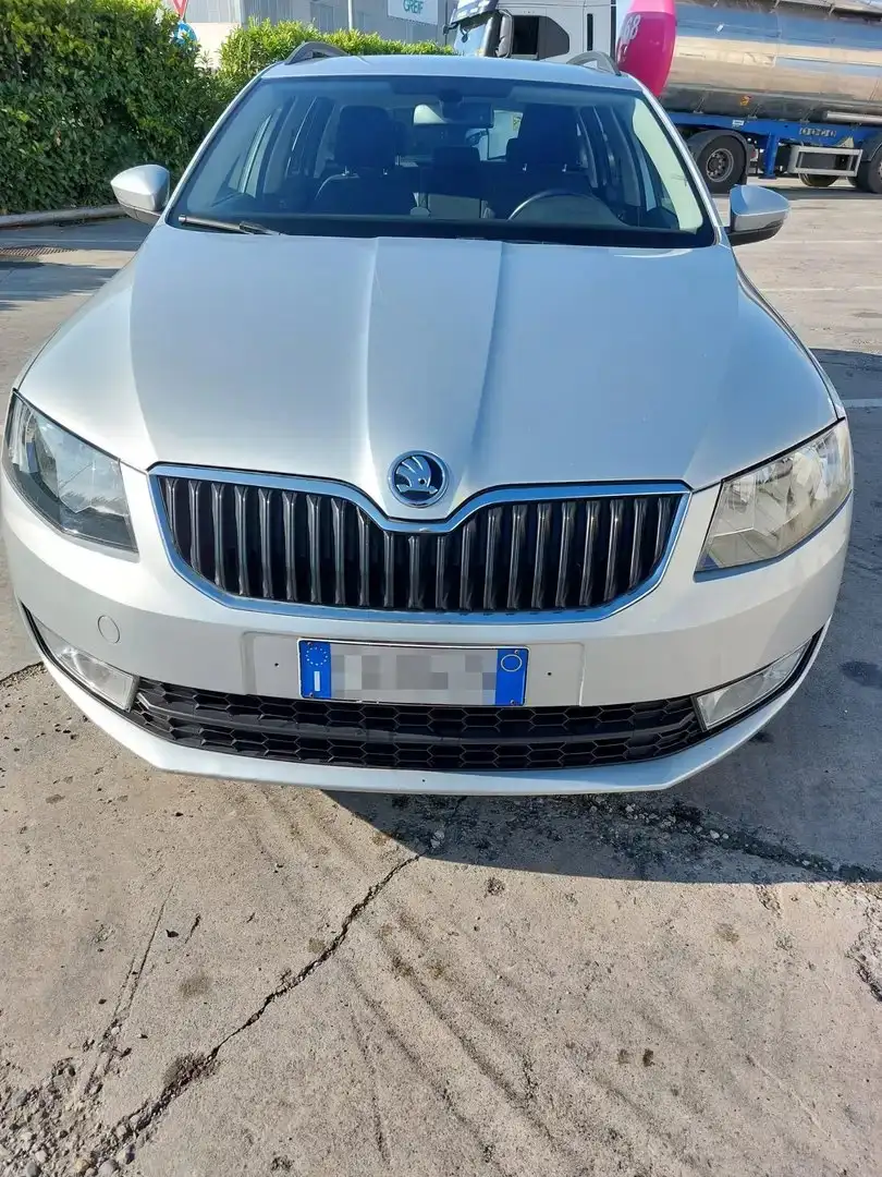 Skoda Octavia Benzina/Metano III Wagon gtec Ambition 110cv Grigio - 2