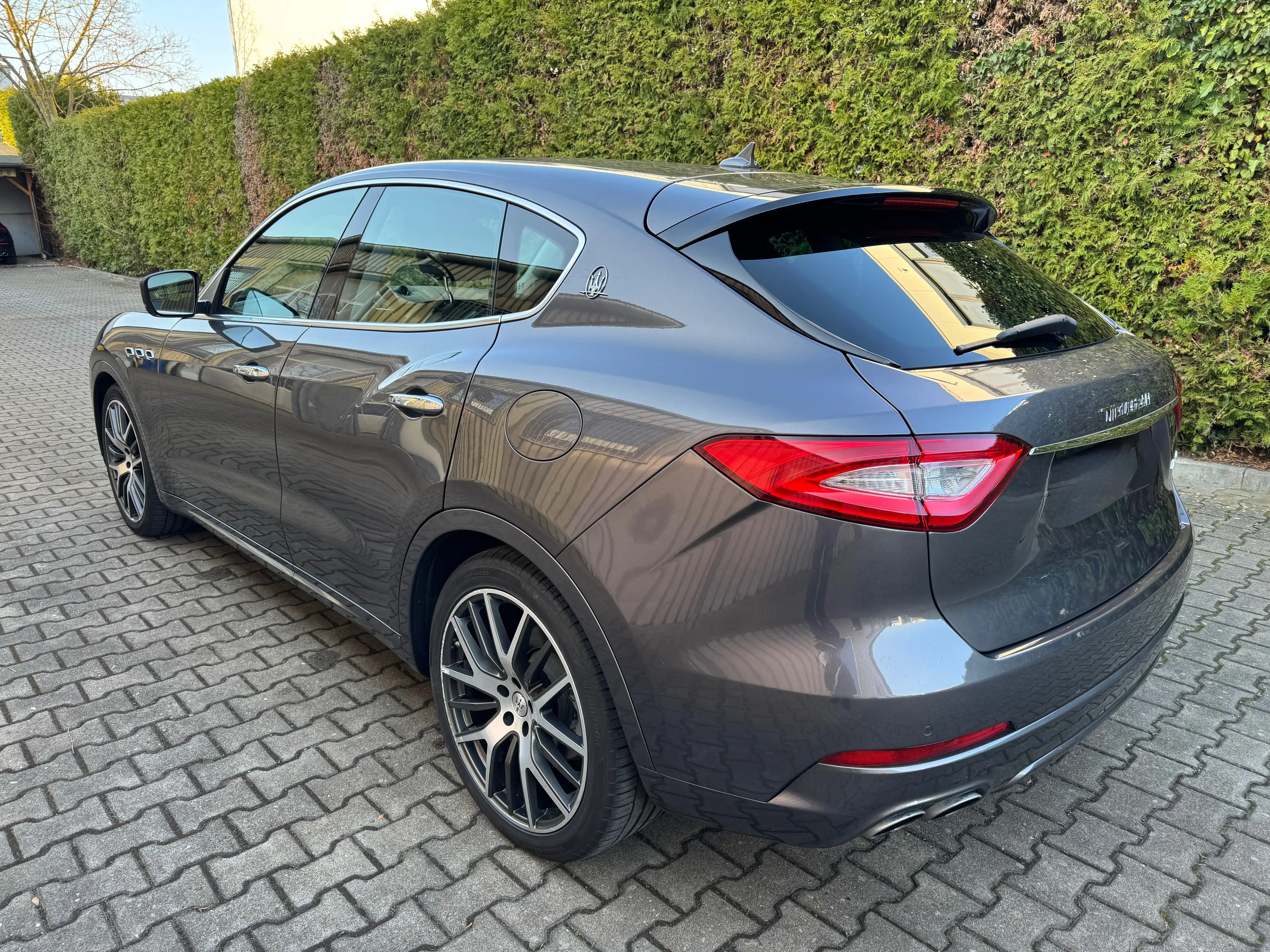 Maserati Levante Diesel V6 GranLusso*DAB*21zoll*Voll-Leder — photo 3
