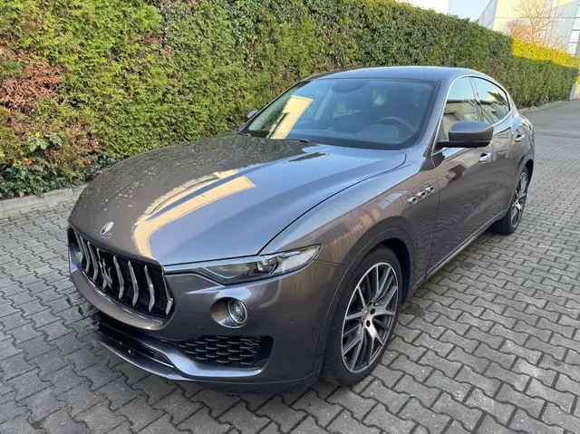 Maserati Levante Diesel V6 GranLusso*DAB*21zoll*Voll-Leder