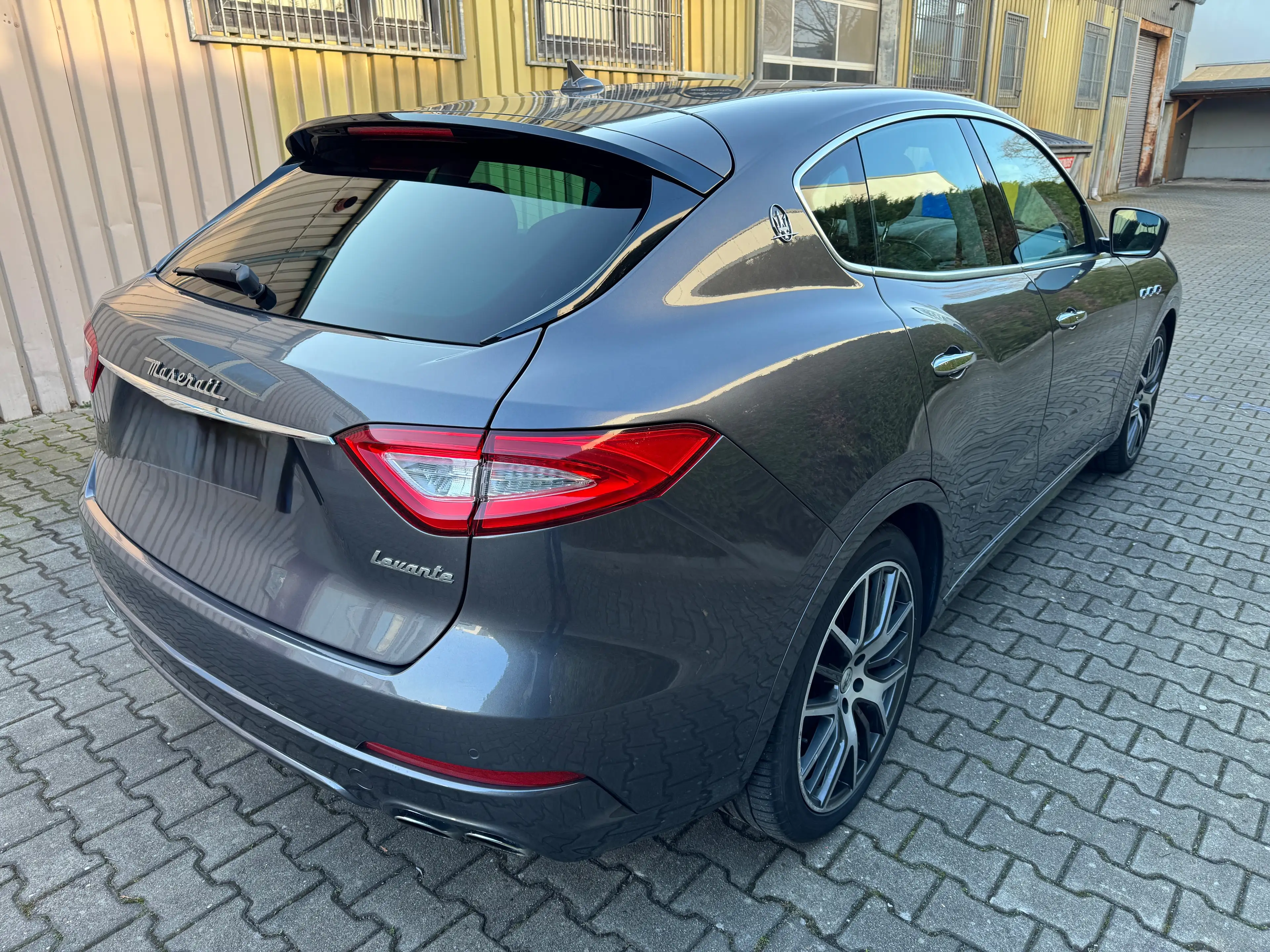 Maserati Levante Diesel V6 GranLusso*DAB*21zoll*Voll-Leder — photo 5