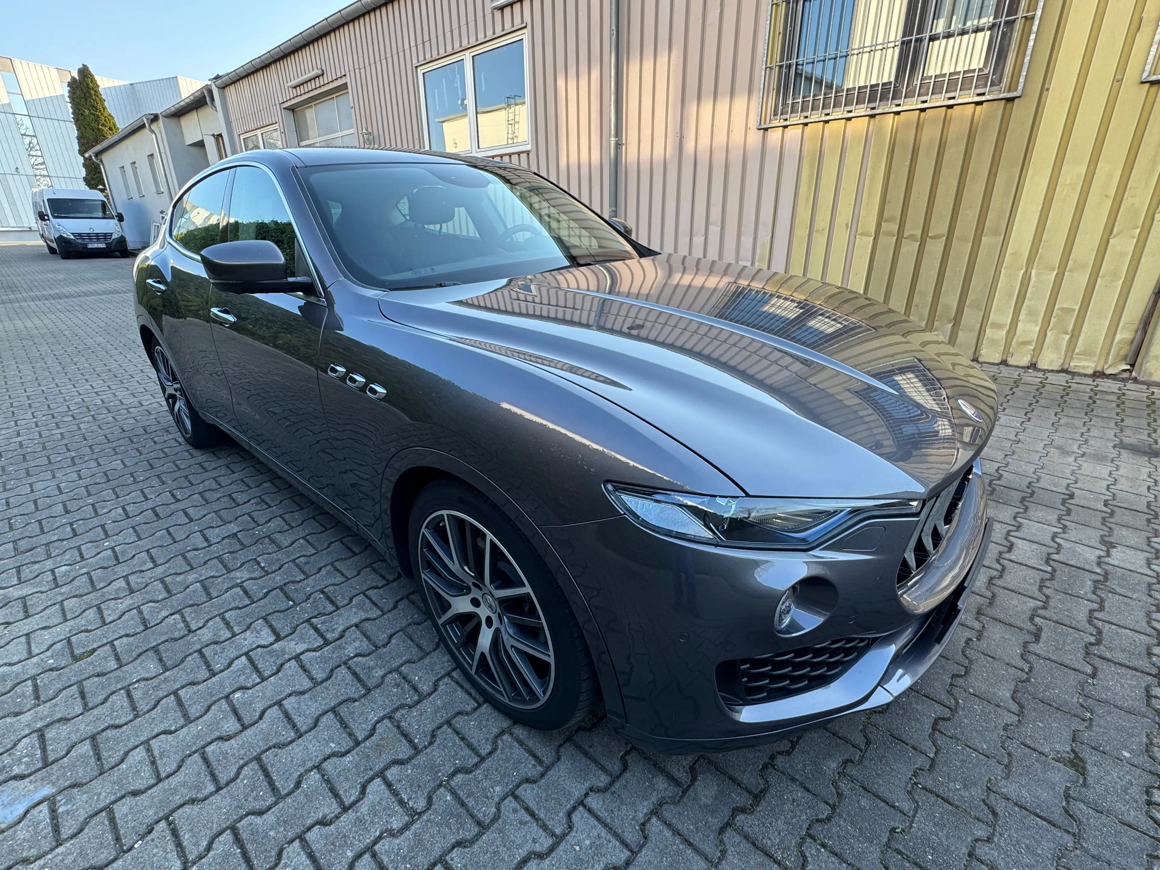 Maserati Levante Diesel V6 GranLusso*DAB*21zoll*Voll-Leder — photo 7