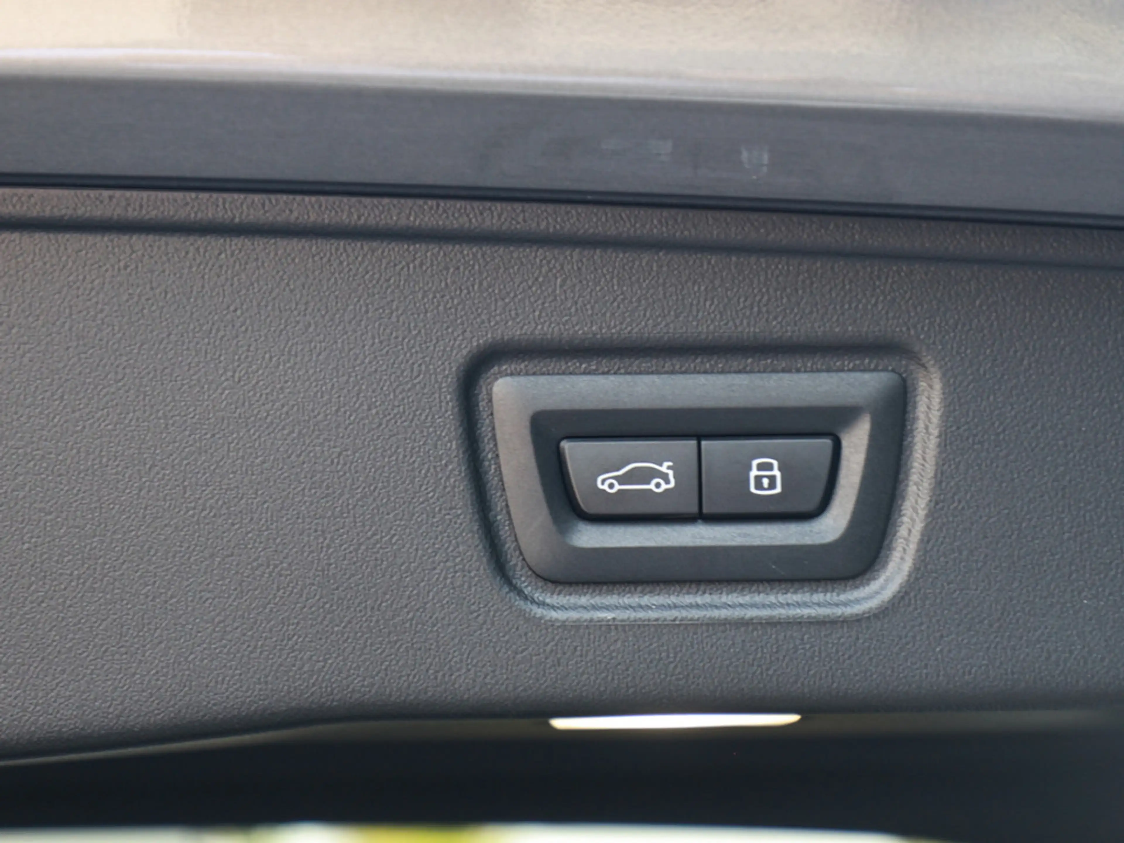 BMW 550 e Touring xDrive M-Sport Pro PANO AHK HUD — photo 14
