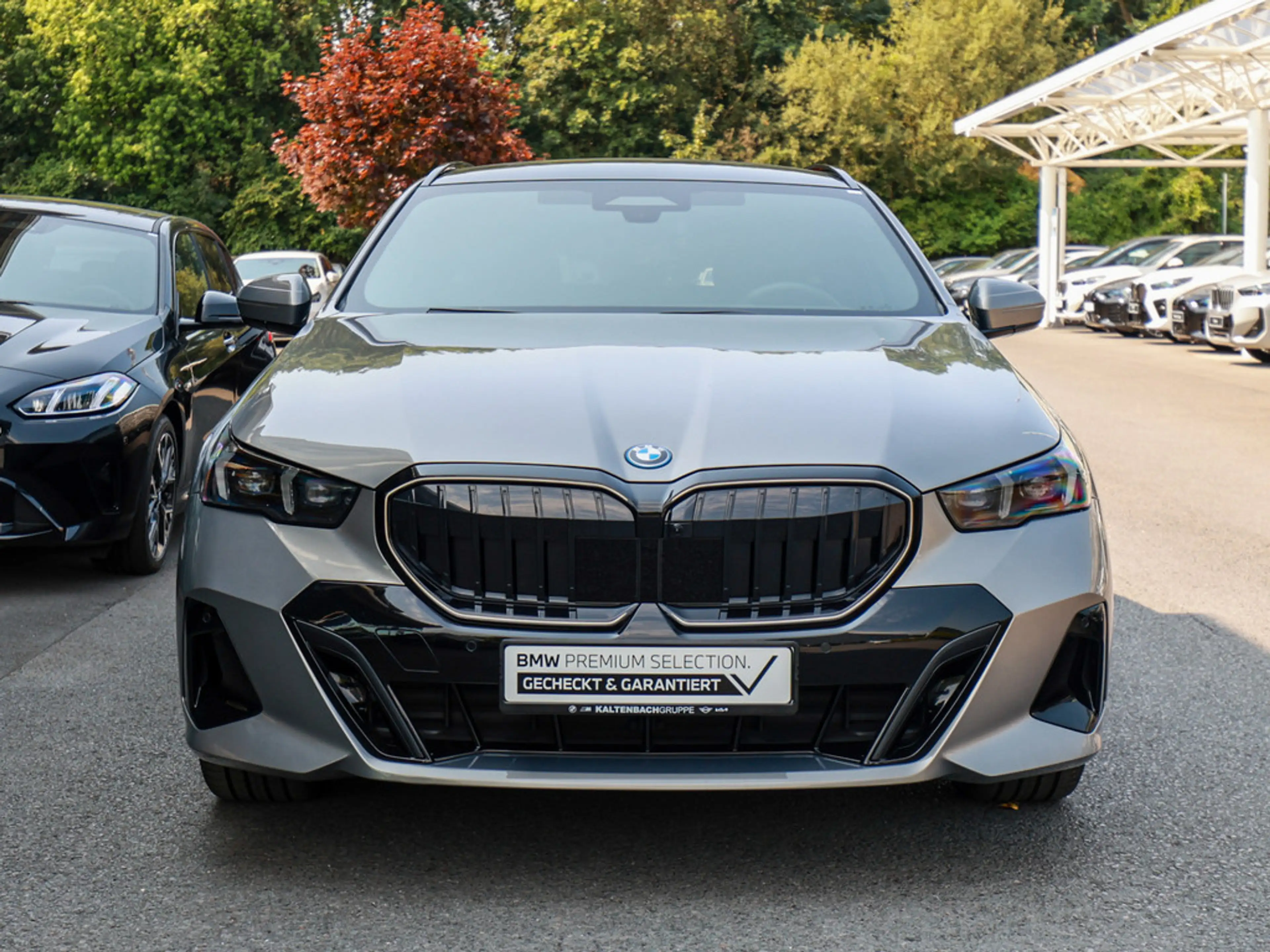 BMW 550 e Touring xDrive M-Sport Pro PANO AHK HUD — photo 3