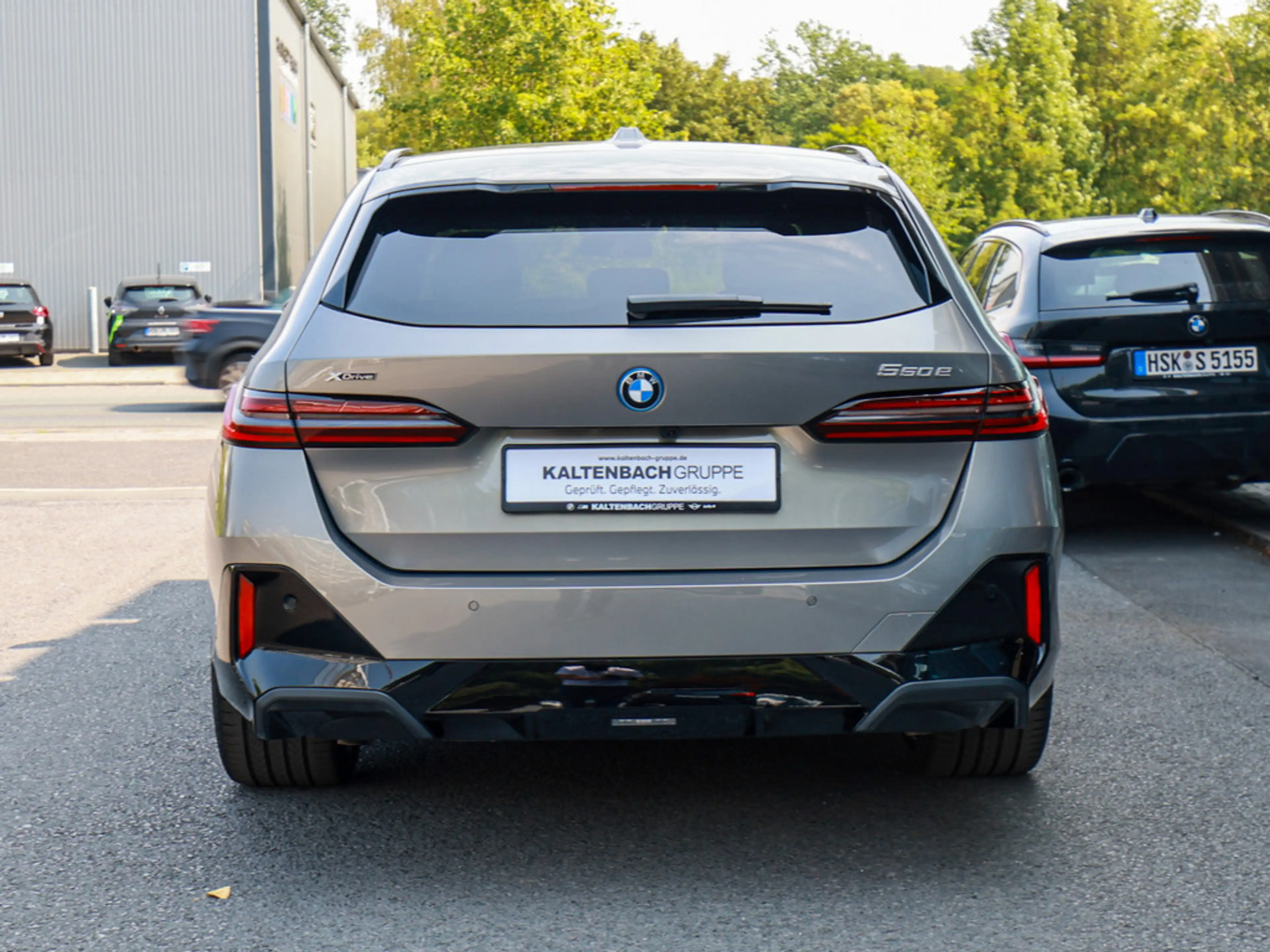 BMW 550 e Touring xDrive M-Sport Pro PANO AHK HUD — photo 6