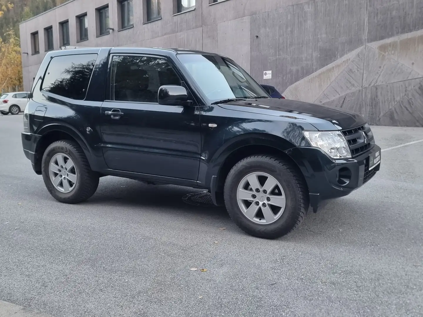 Mitsubishi Pajero 3.2 DI-D Inform (3-trg.)///Reserviert/// Grün - 1