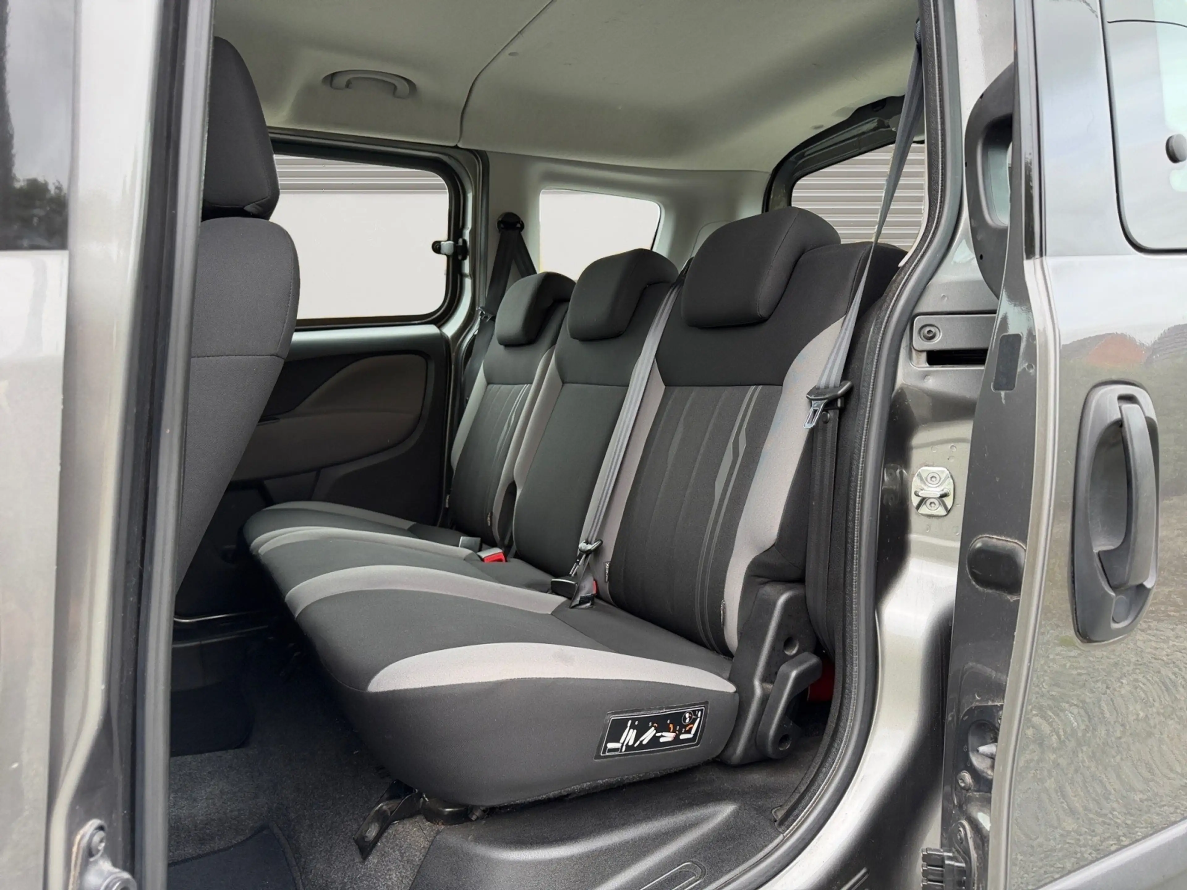 Fiat Doblo Doblo 1.4i / GARANTIE / AIRCO / — photo 11