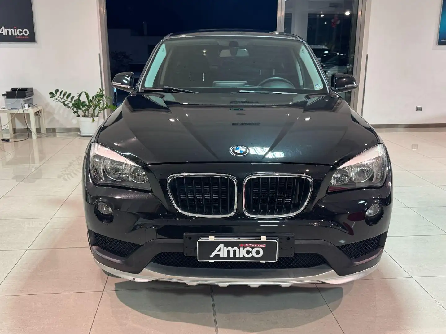 BMW X1 sDrive18d 143 CV Carplay Noir - 2