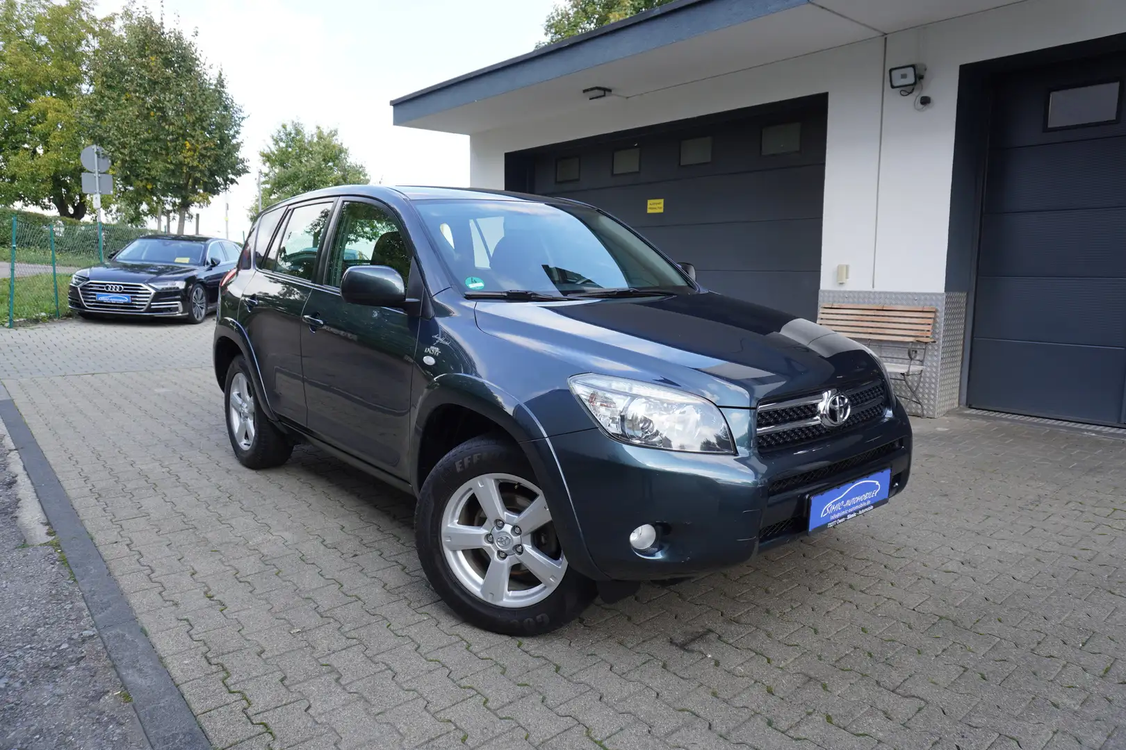 Toyota RAV 4 2.2 D-CAT Sol 4x4 NAVI+AHK+ALU+KLIMA+TEMPOMAT Grün - 1