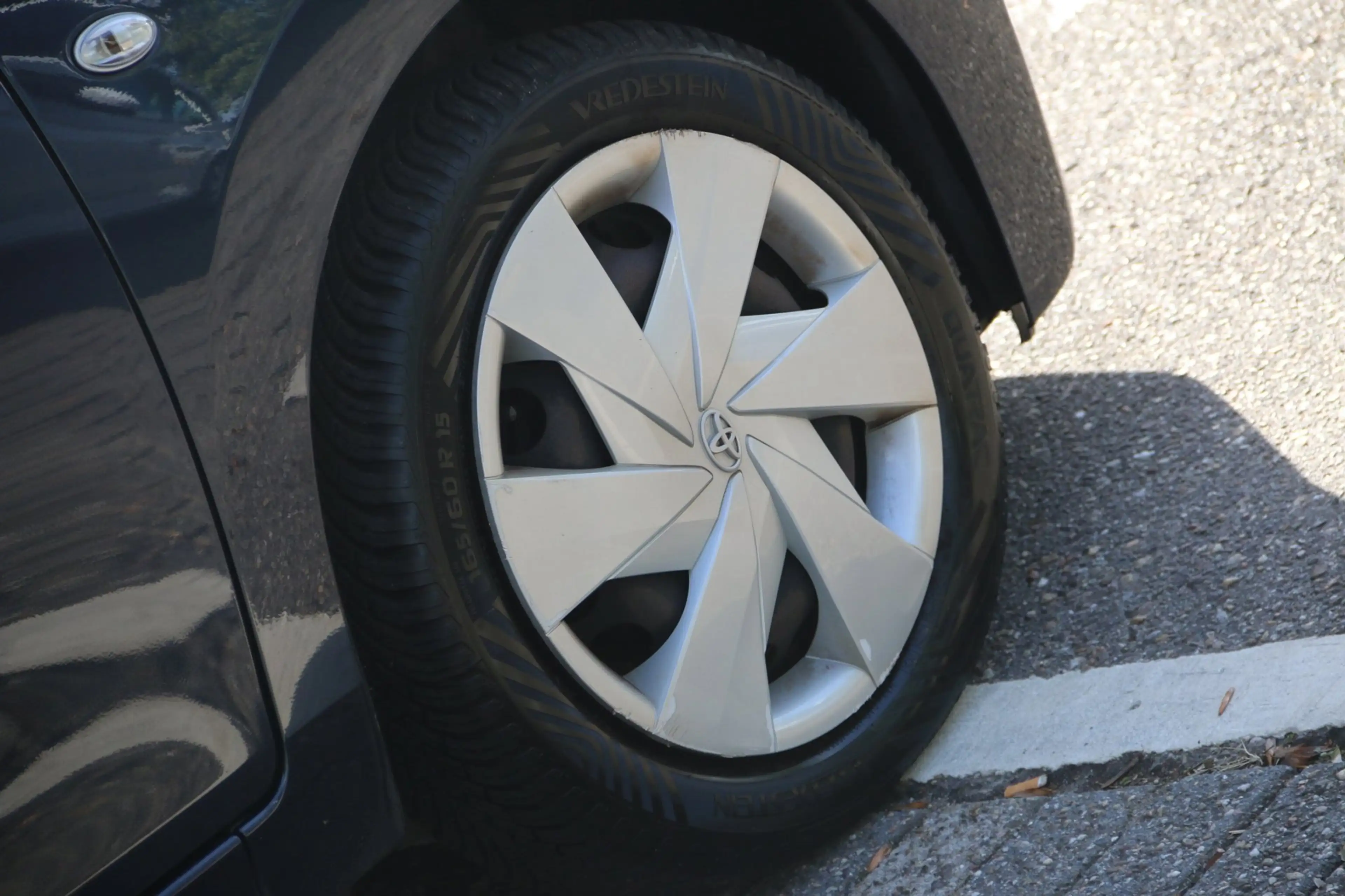 Toyota Aygo 1.0 VVT-i x-play AIRCO NL-AUTO NAP! — photo 8
