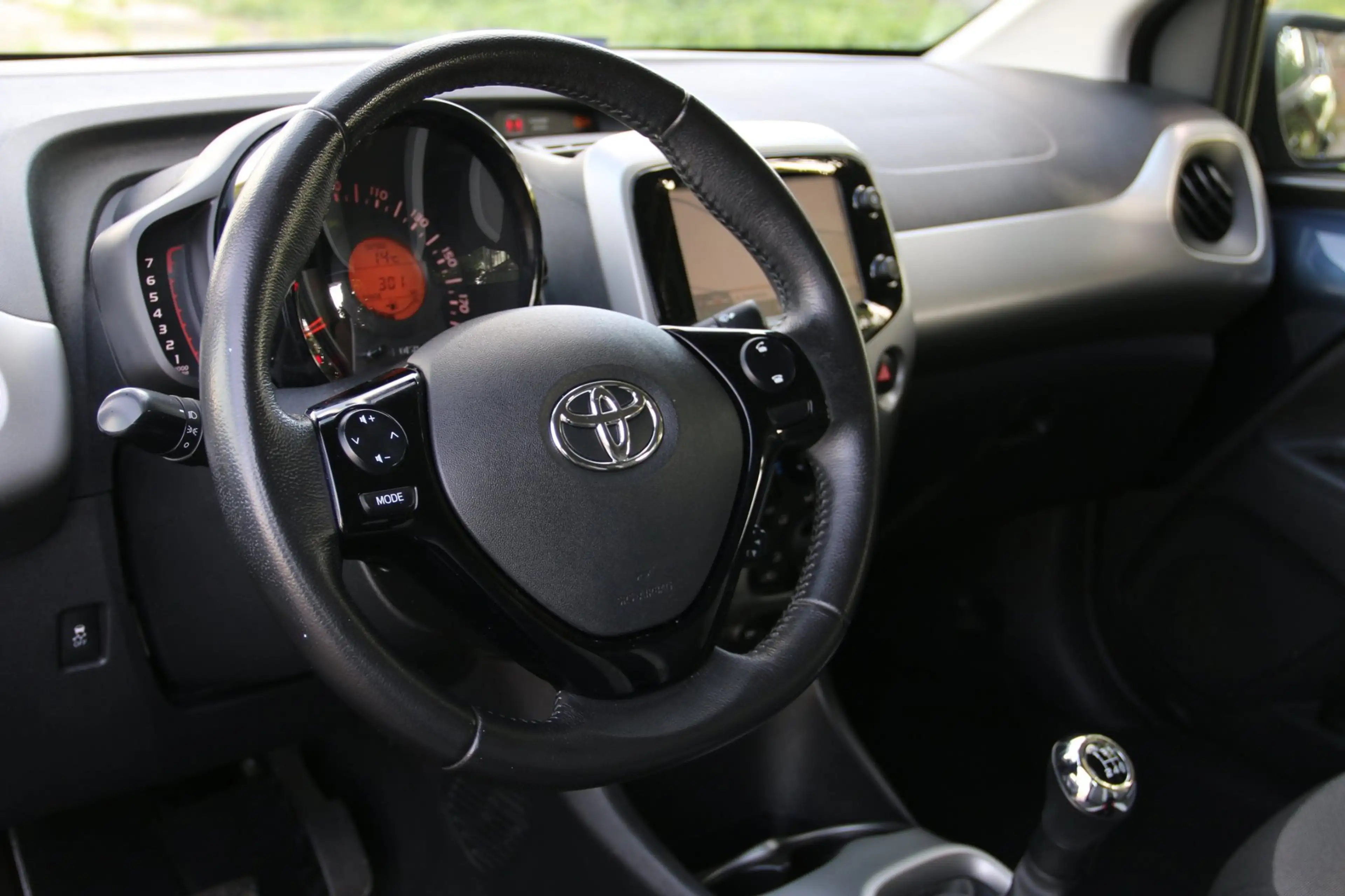 Toyota Aygo 1.0 VVT-i x-play AIRCO NL-AUTO NAP! — photo 13